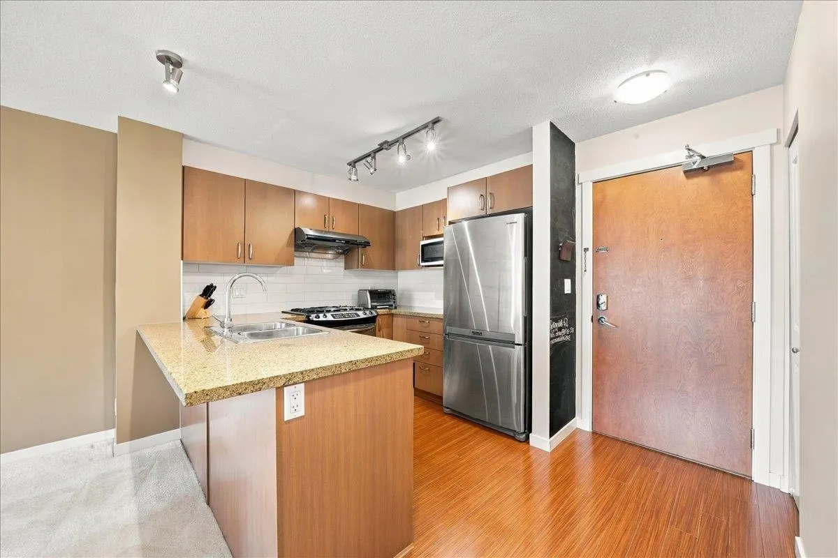 3097 Lincoln Avenue #301