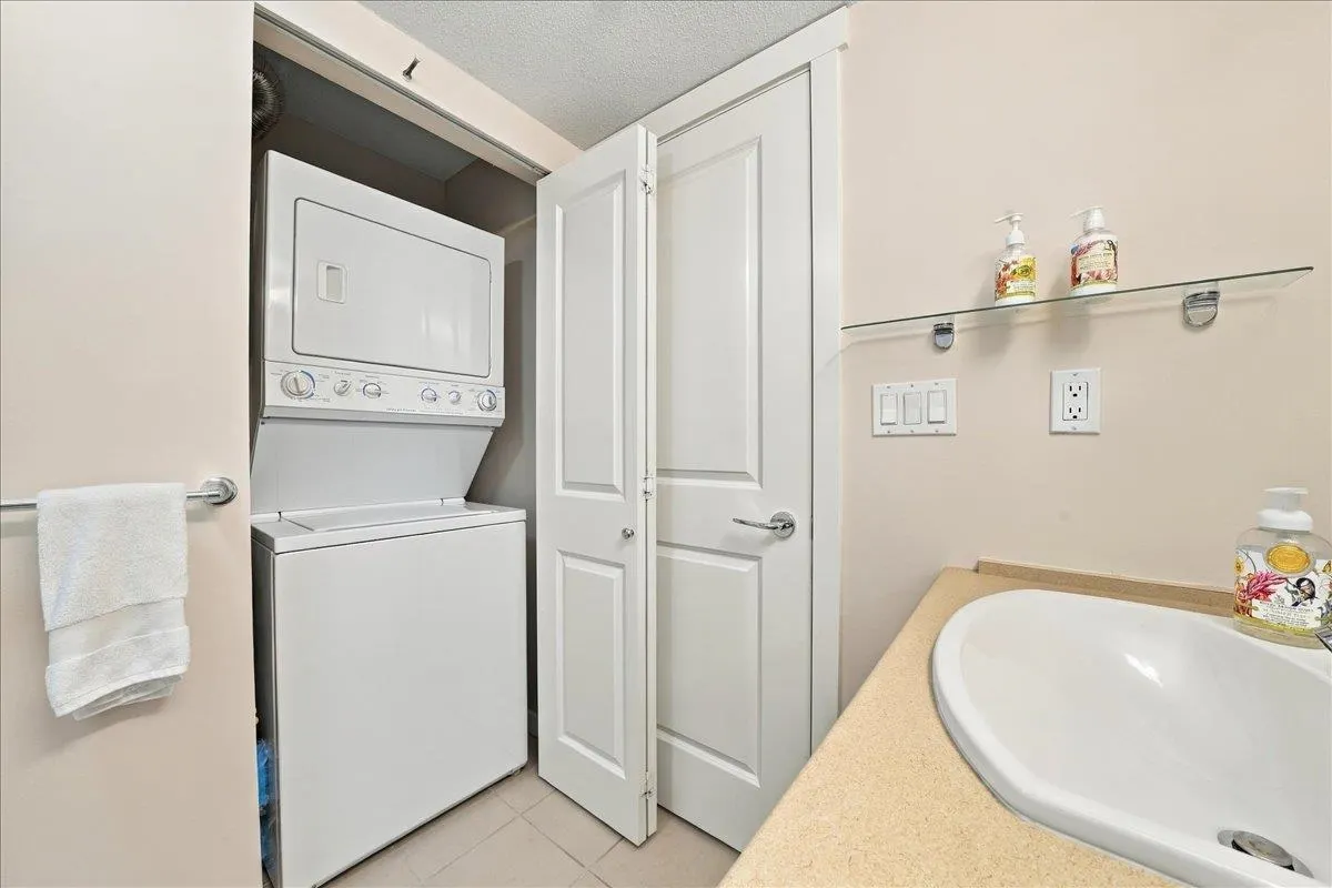 3097 Lincoln Avenue #301