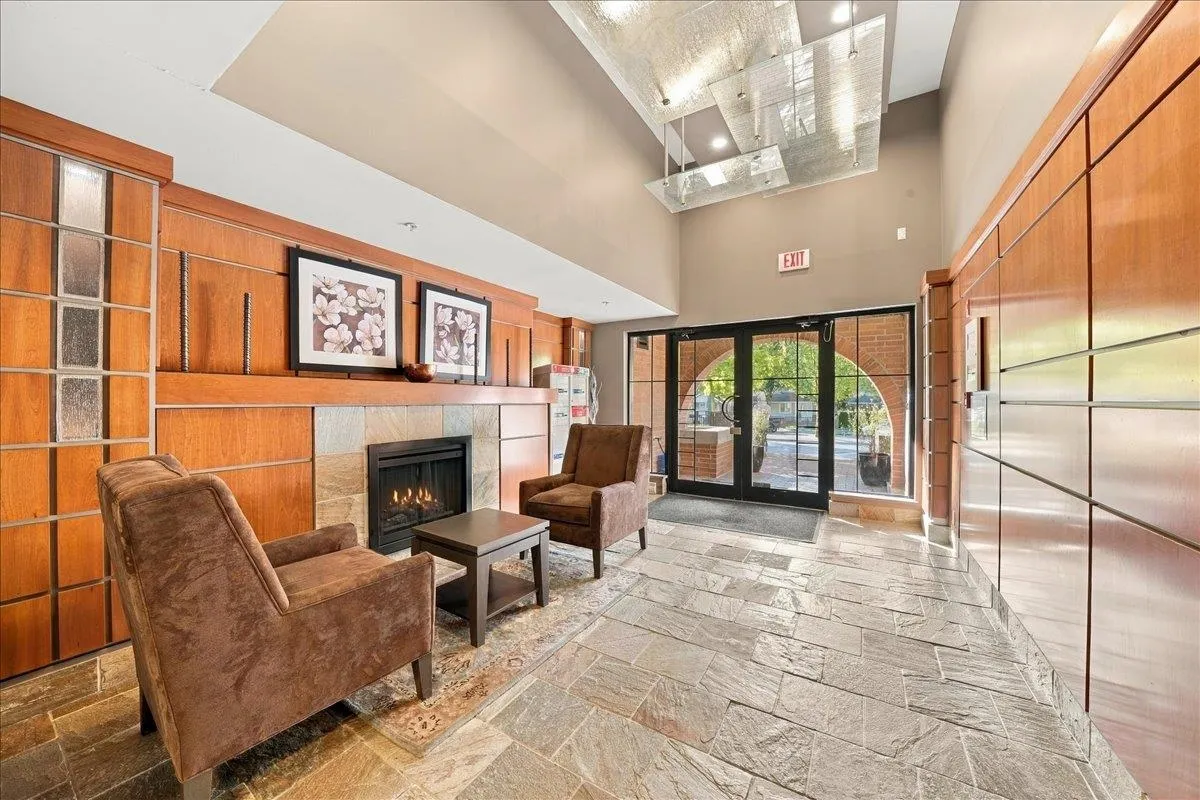 3097 Lincoln Avenue #301