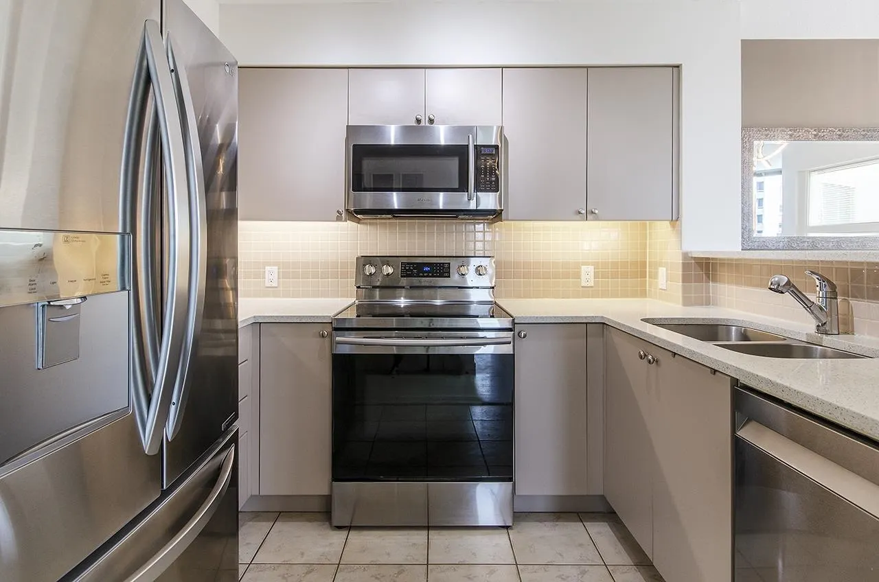 1277 Nelson Street #606