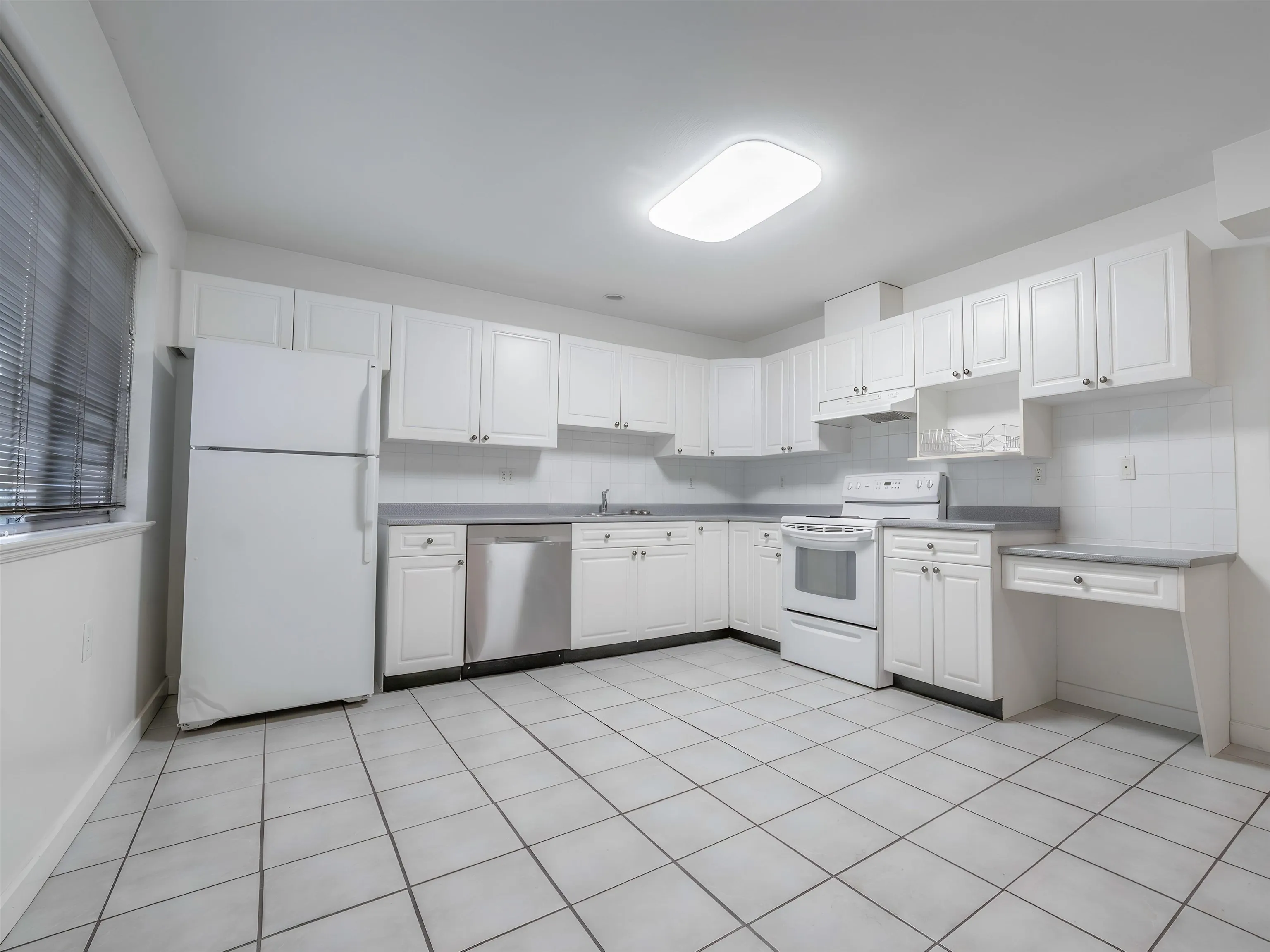 1224 E 14th Street