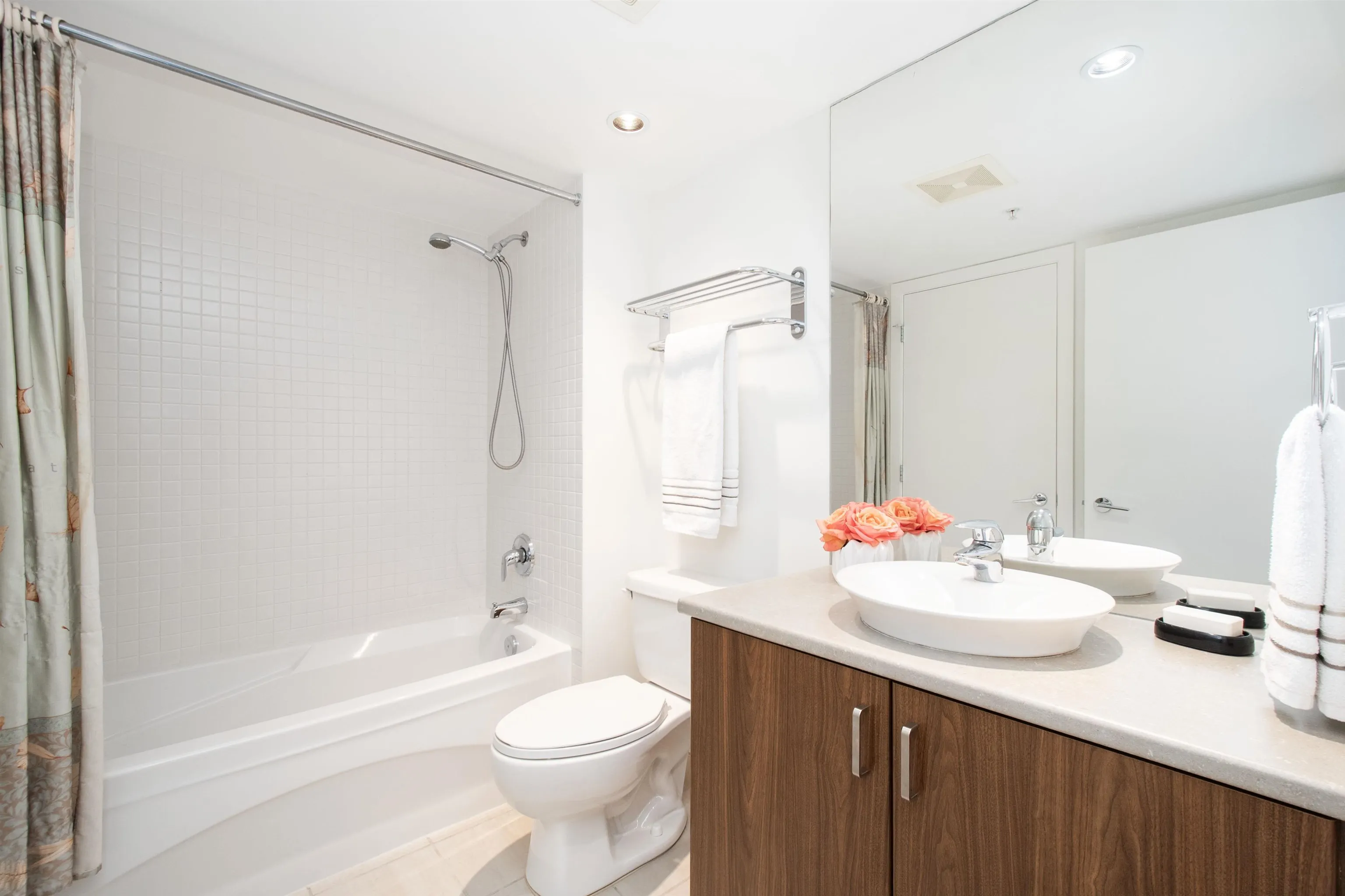175 W 1st Street #712
