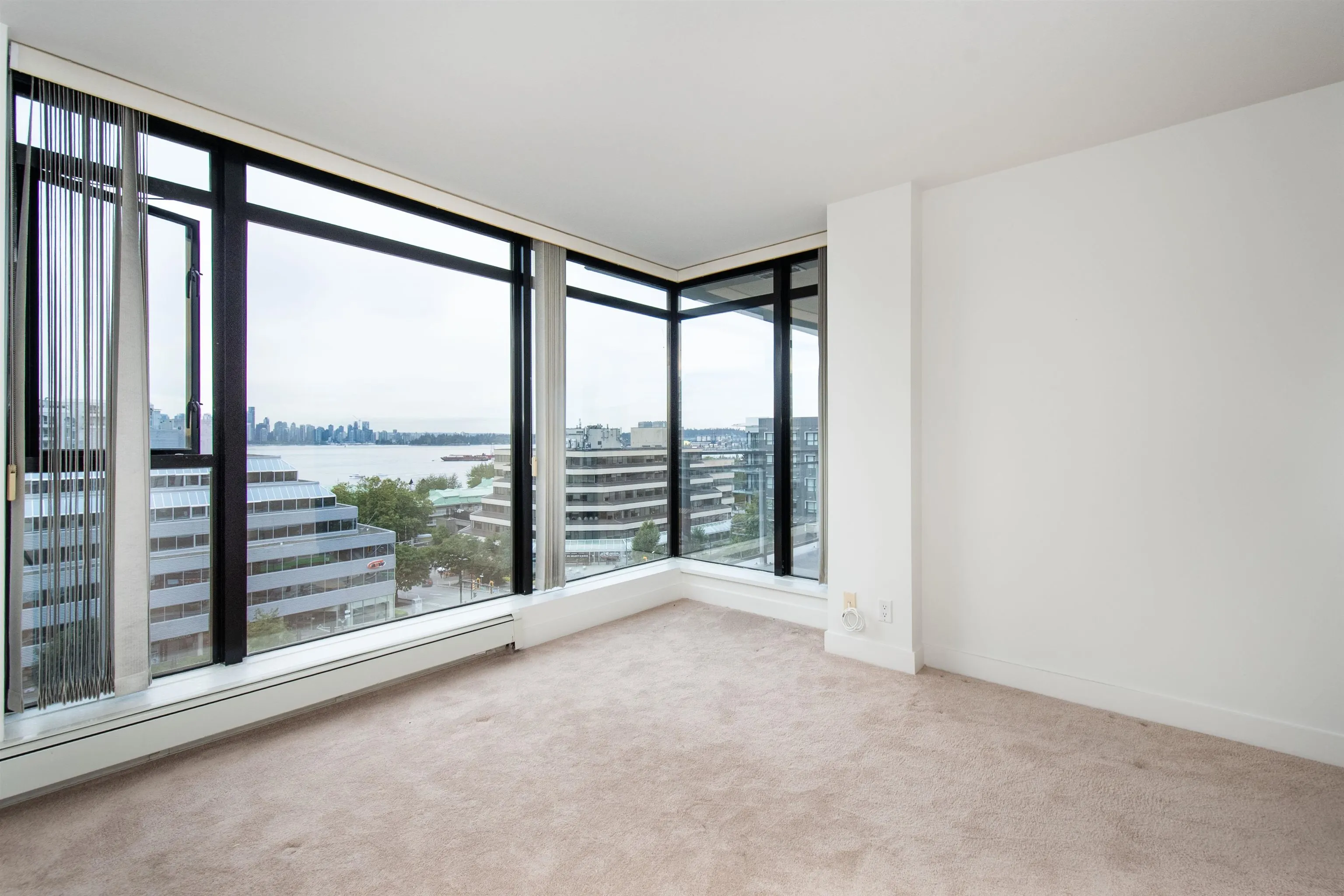 175 W 1st Street #712