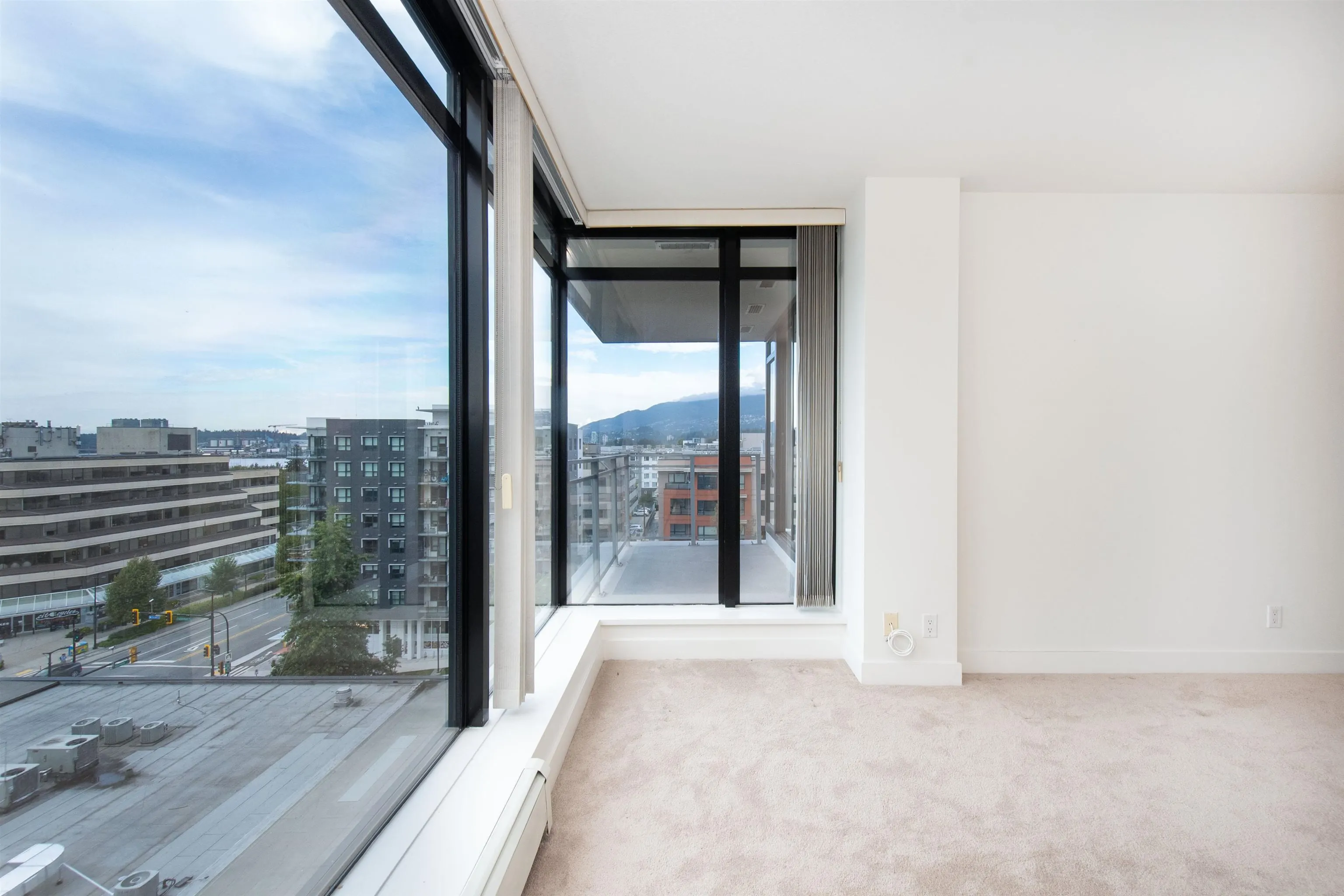 175 W 1st Street #712