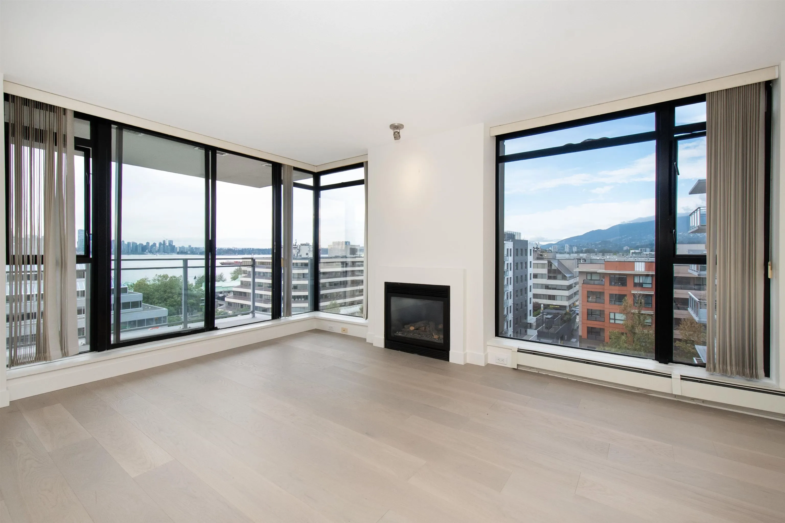 175 W 1st Street #712