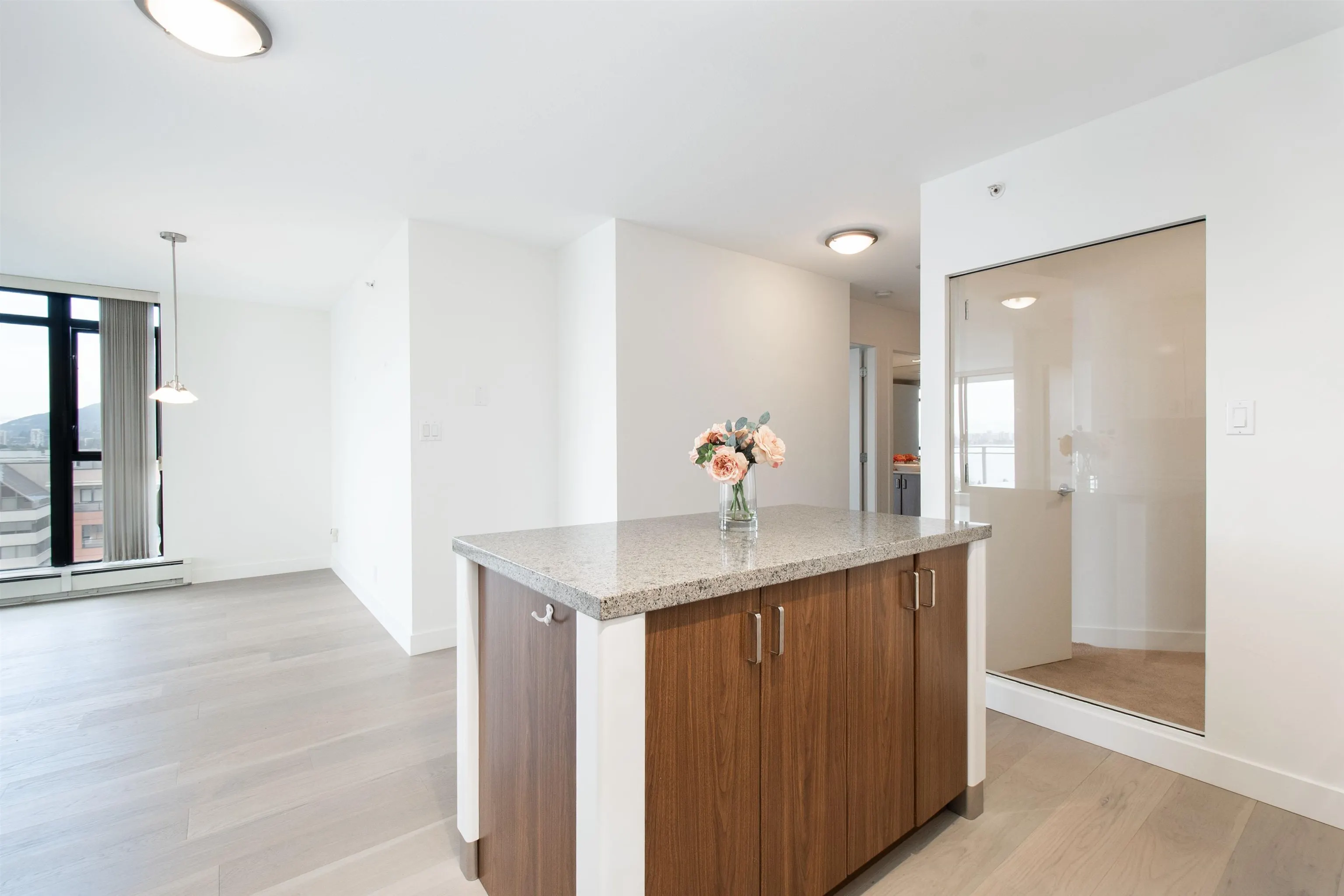 175 W 1st Street #712