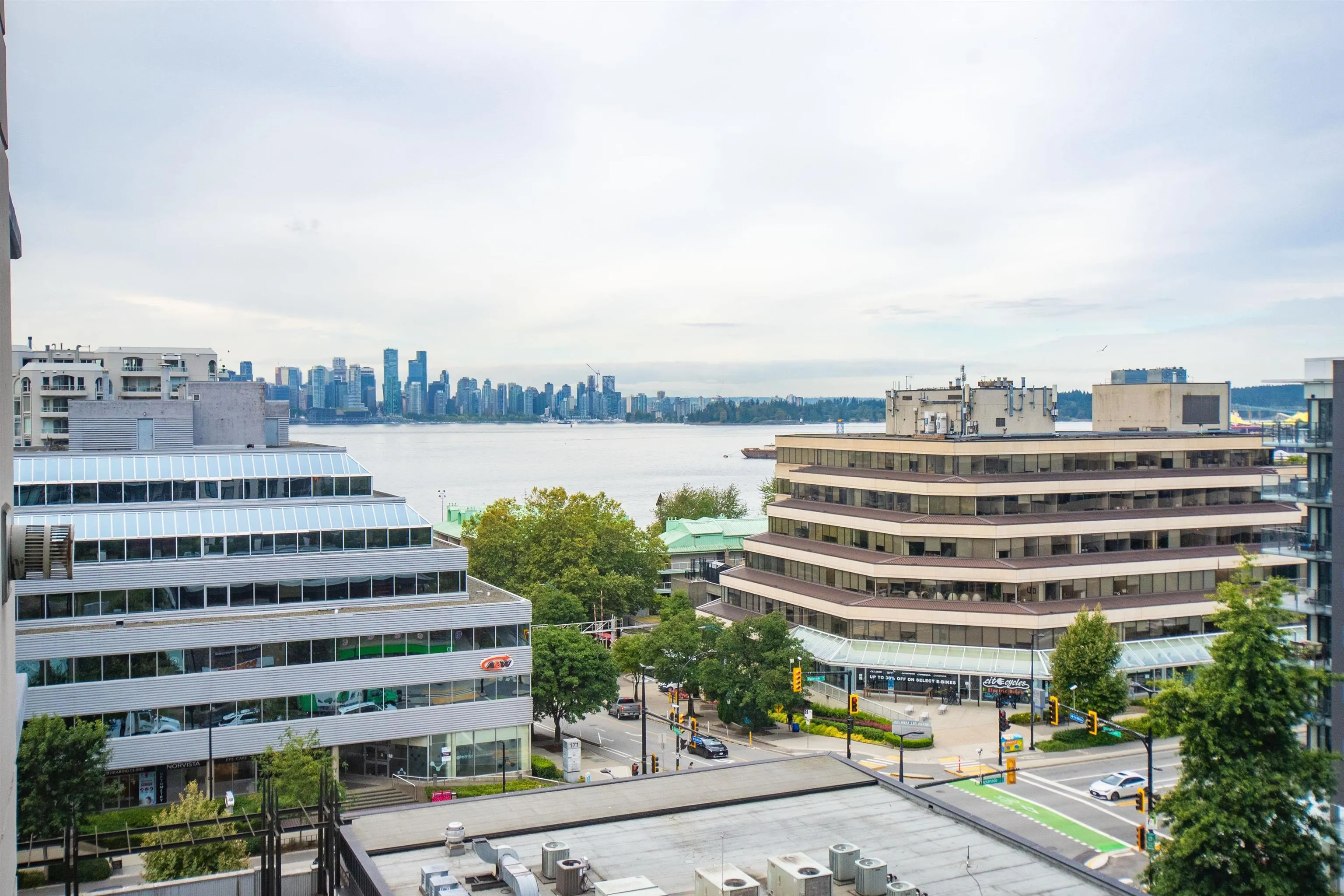 175 W 1st Street #712