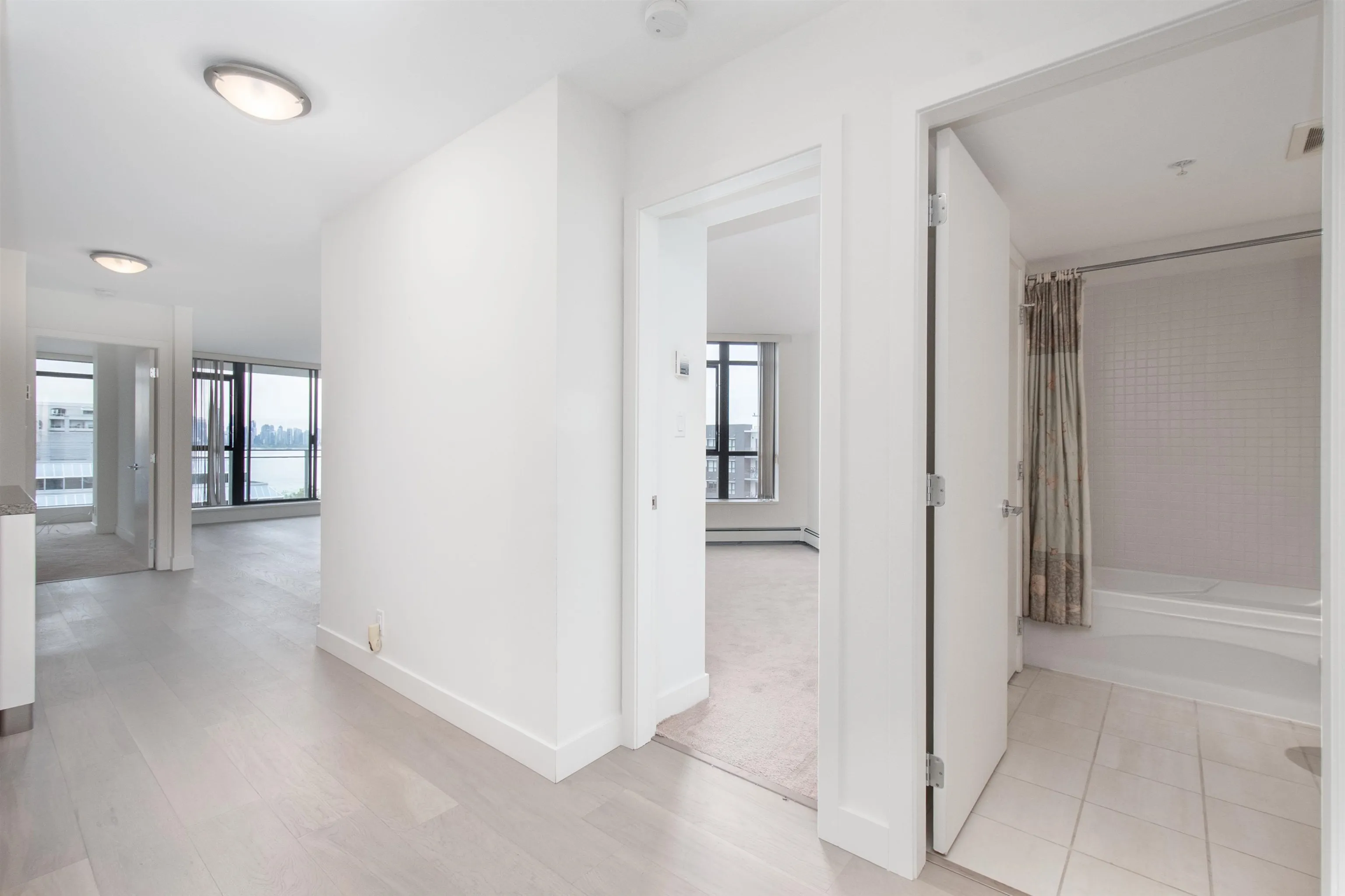 175 W 1st Street #712
