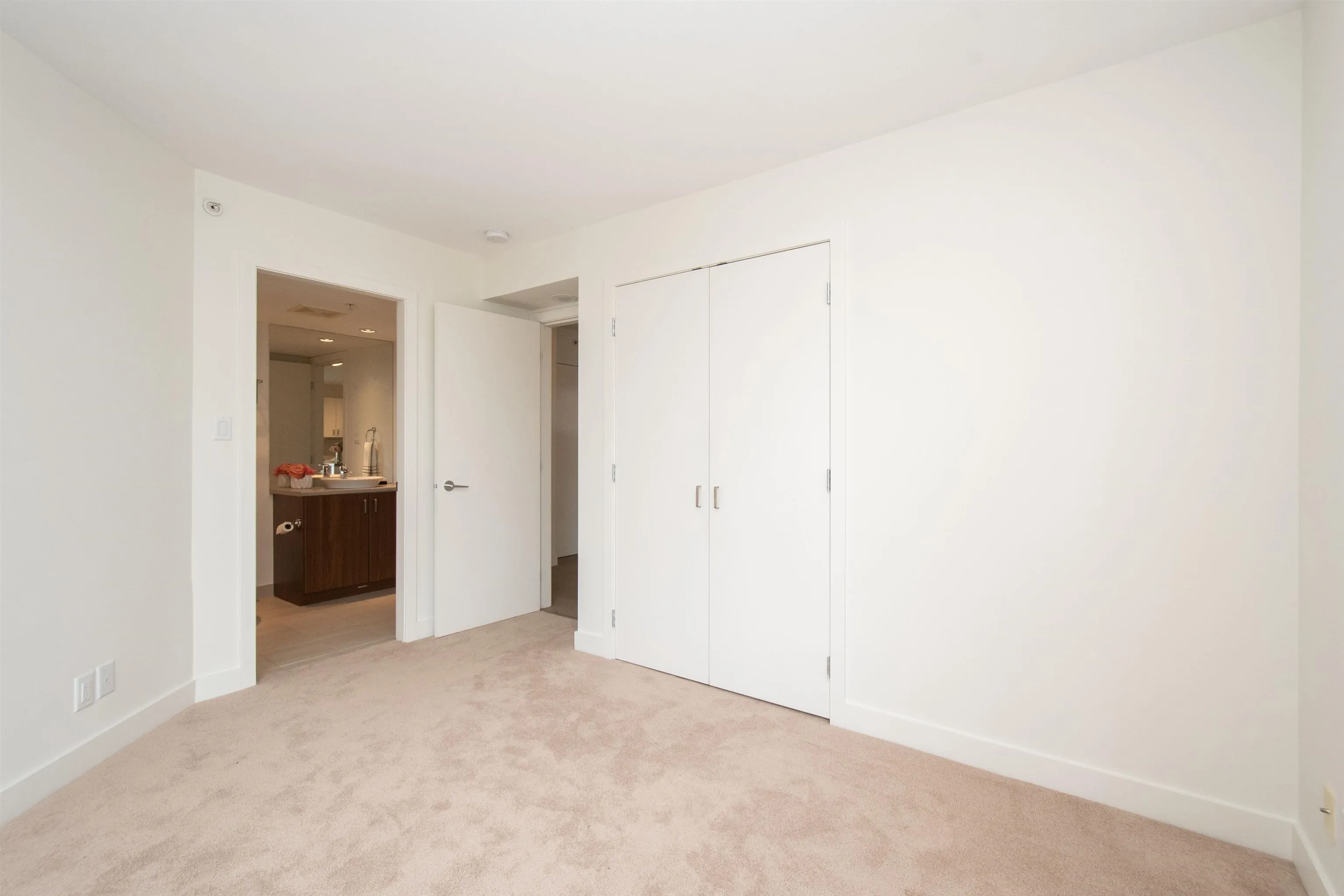 175 W 1st Street #712