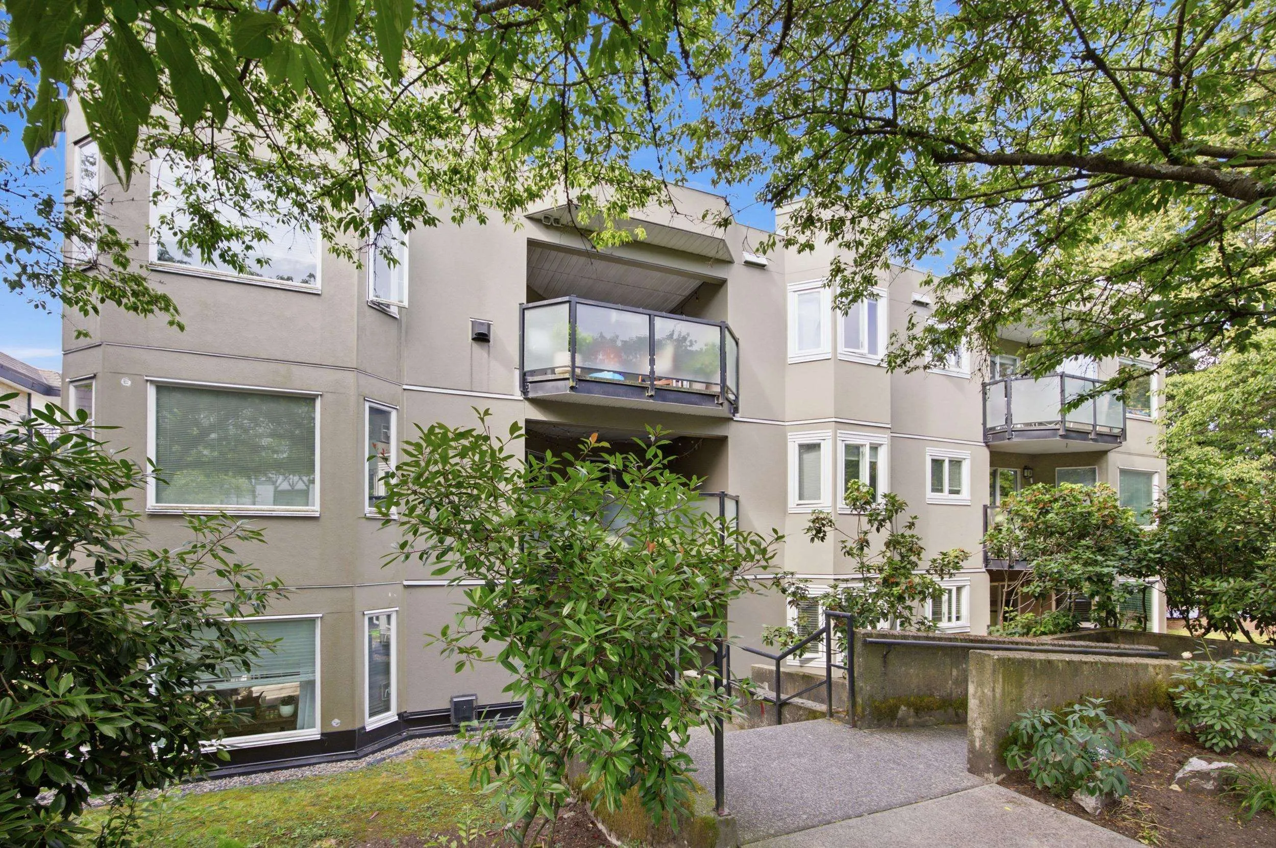 175 W 4th Street #101