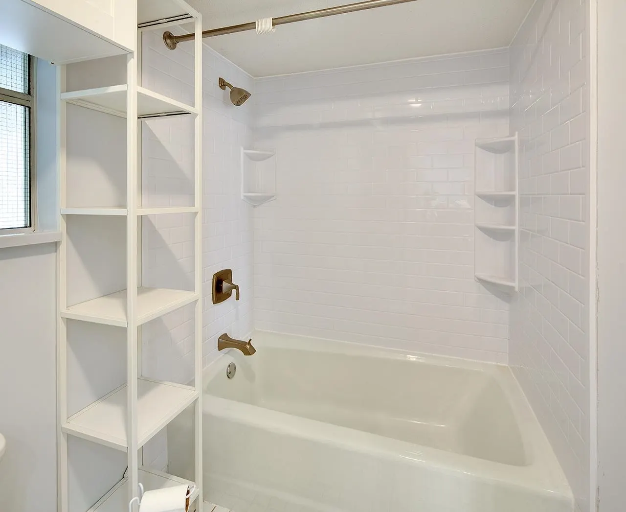 943 W 8th Avenue #204