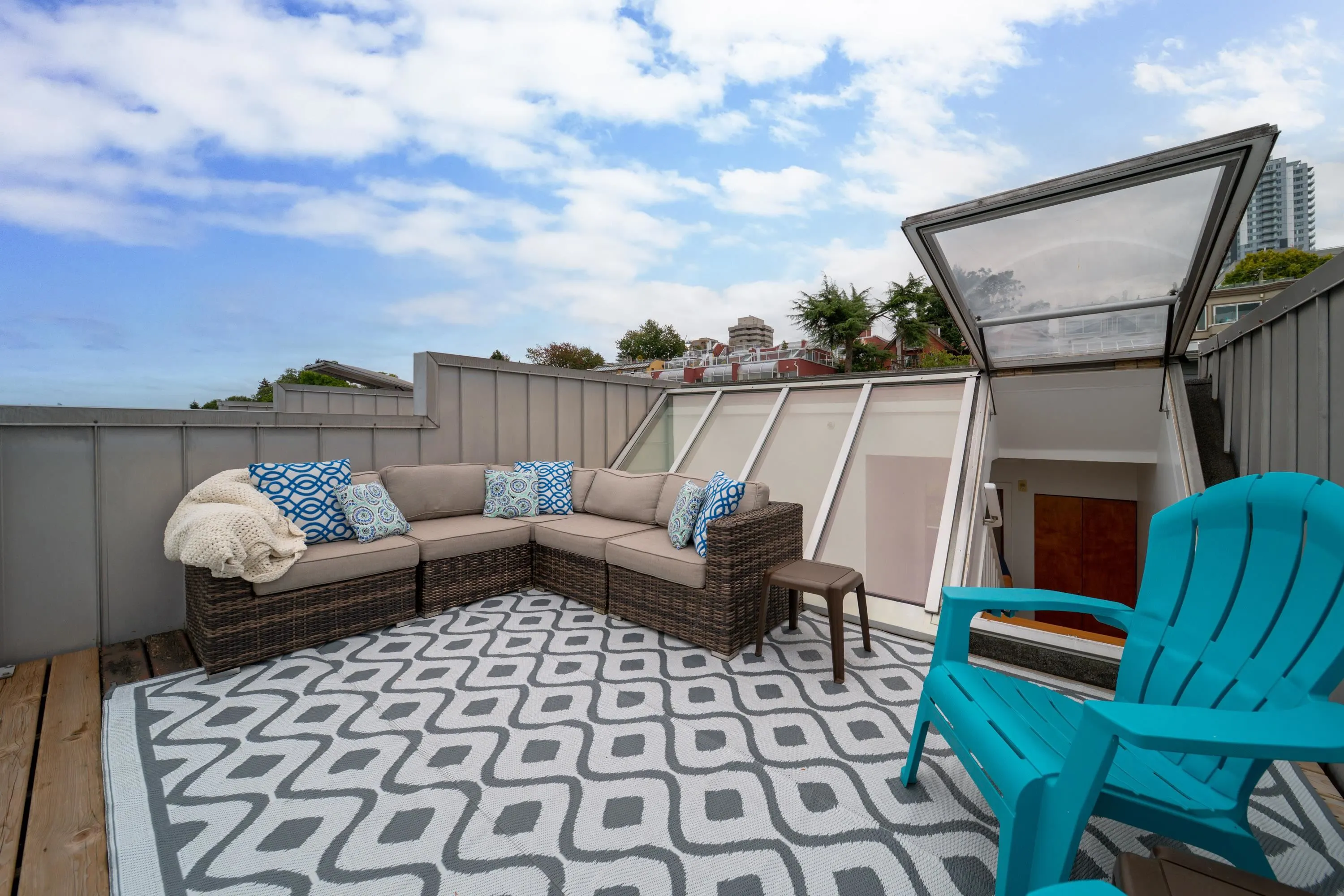 1250 W 6th Avenue #9