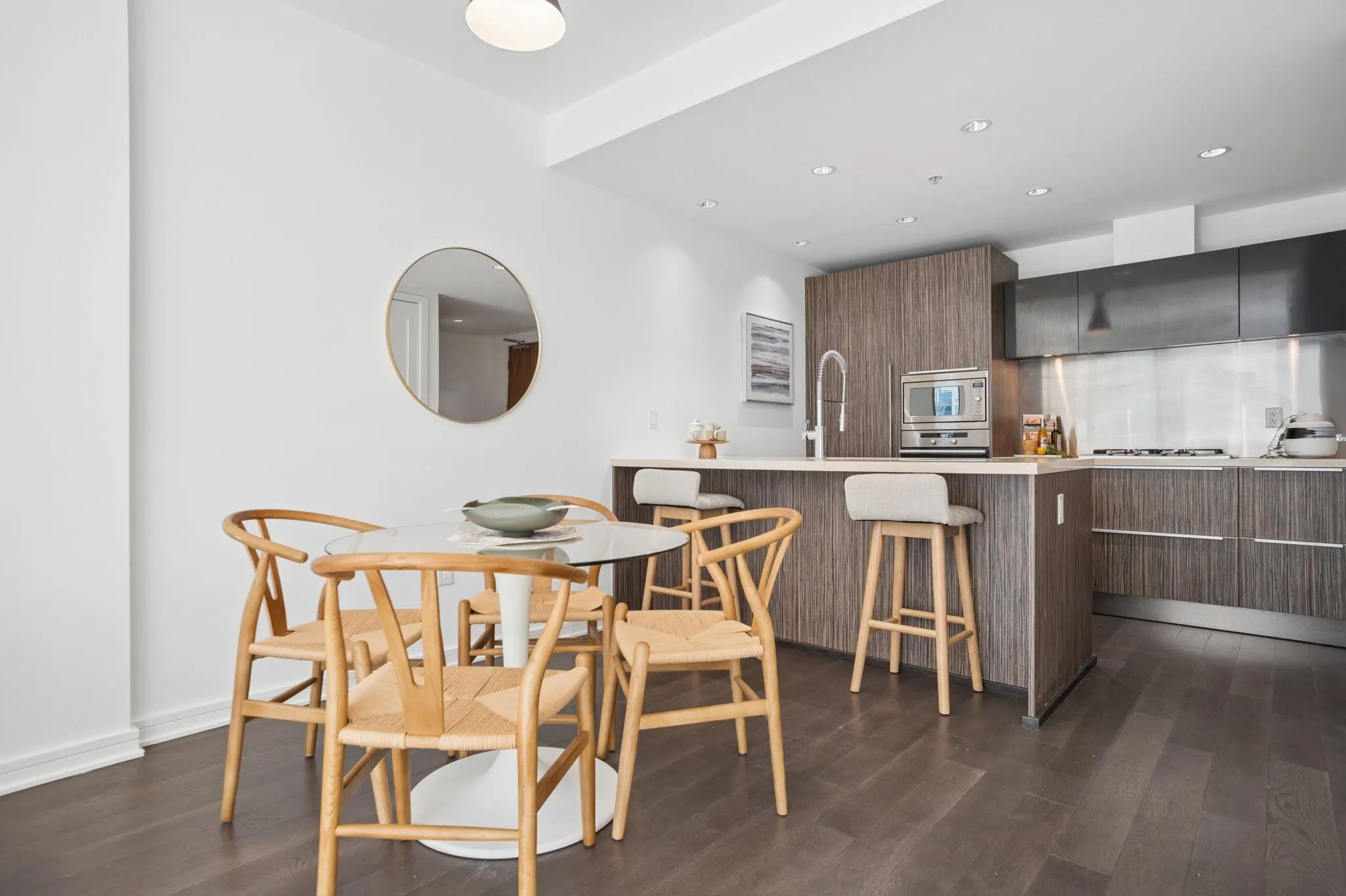 1661 Ontario Street #606