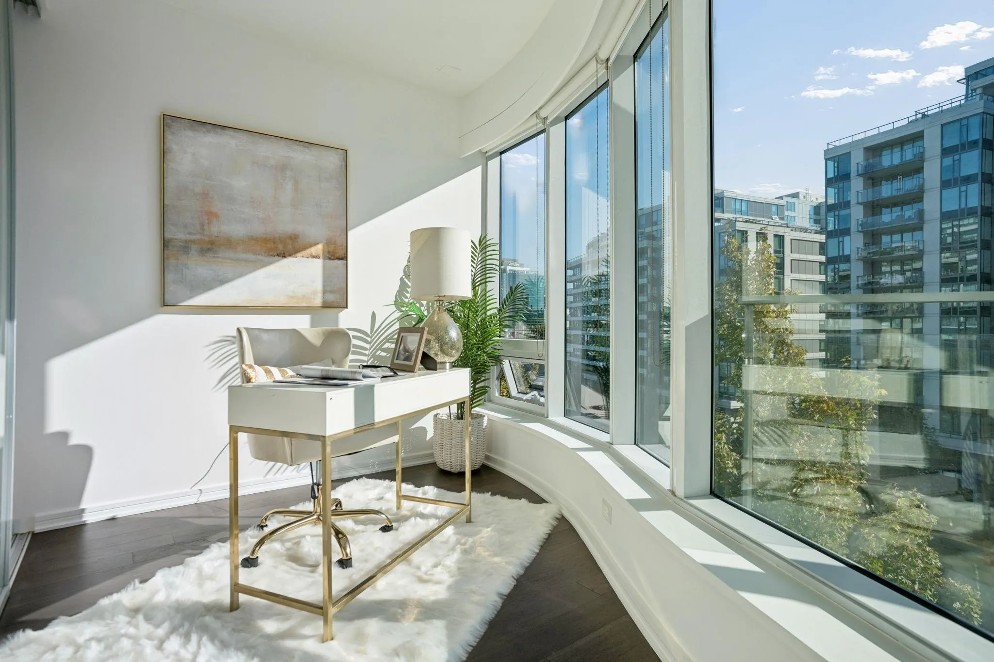1661 Ontario Street #606
