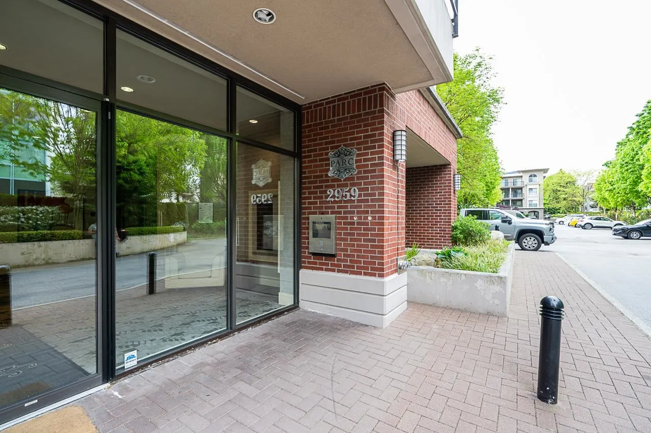 2959 Glen Drive #1203