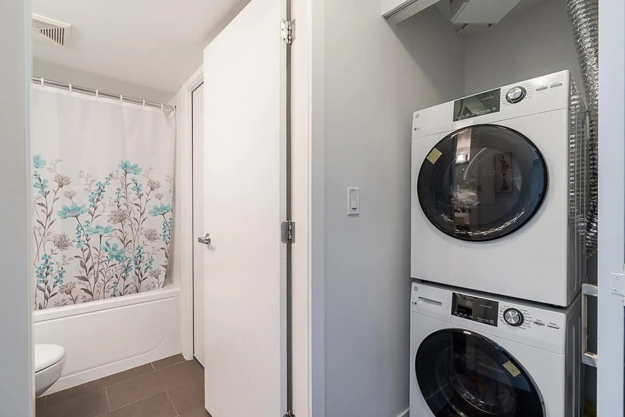 2959 Glen Drive #1203