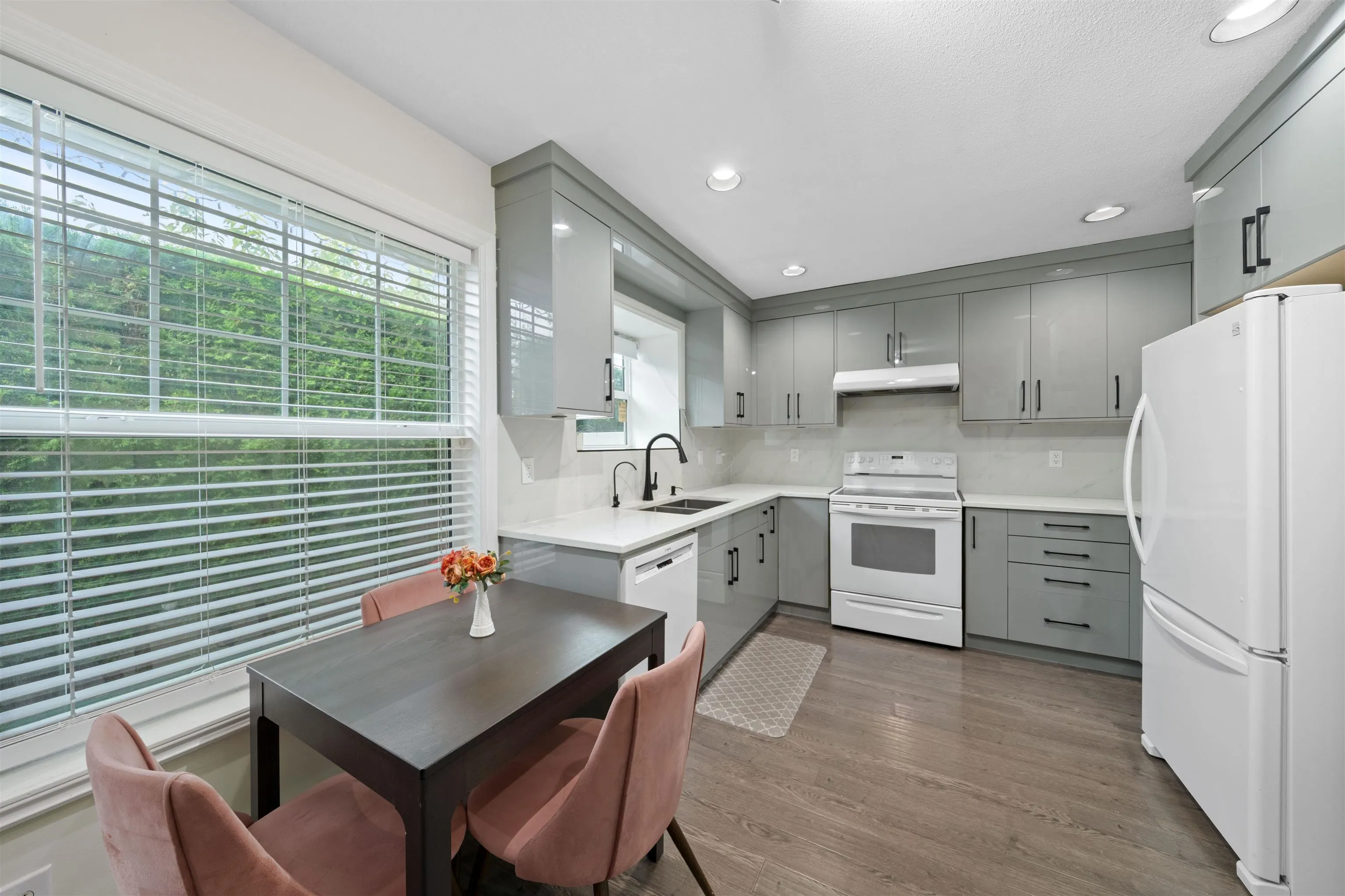 23085 118 Avenue #42