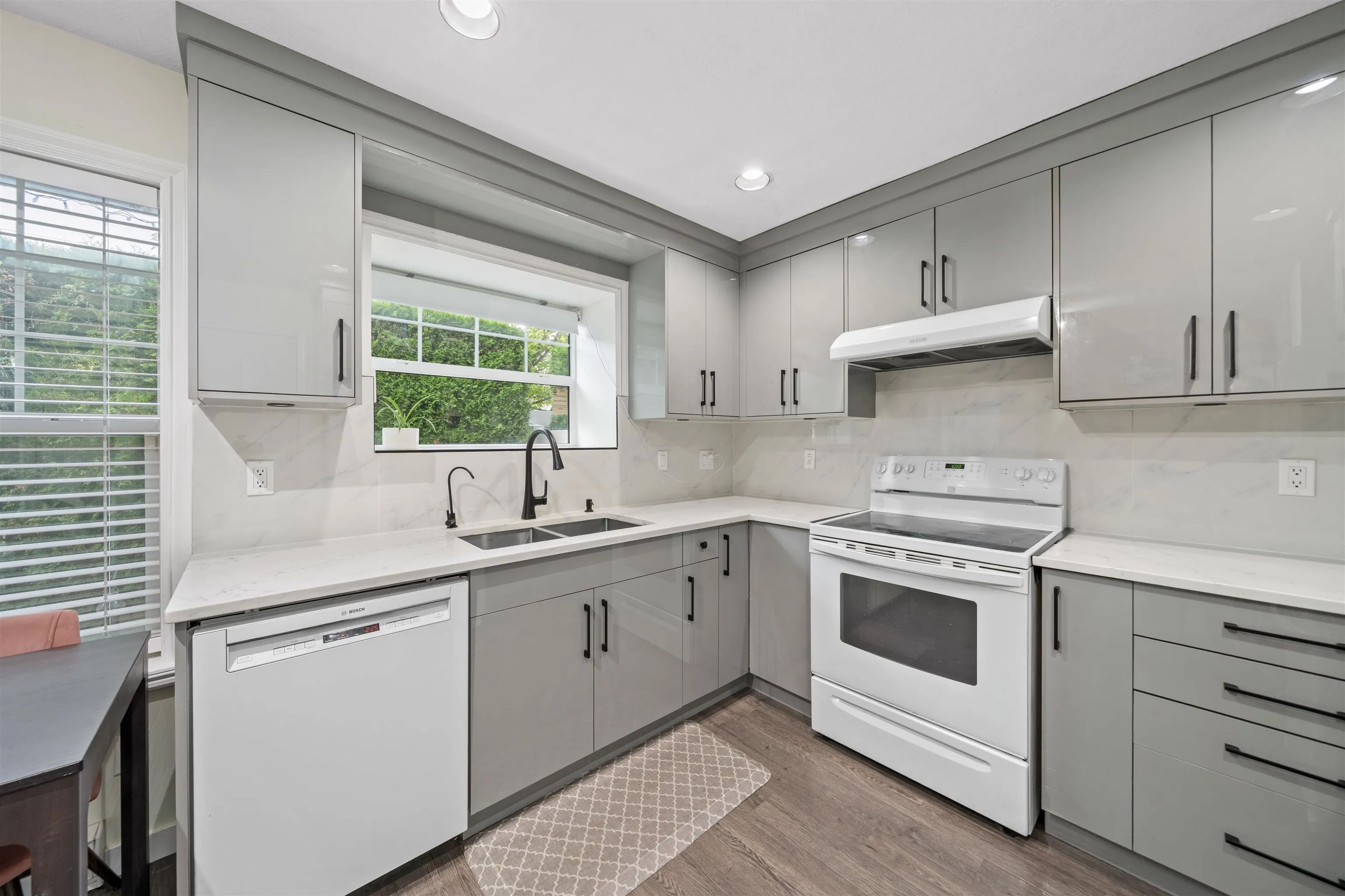 23085 118 Avenue #42