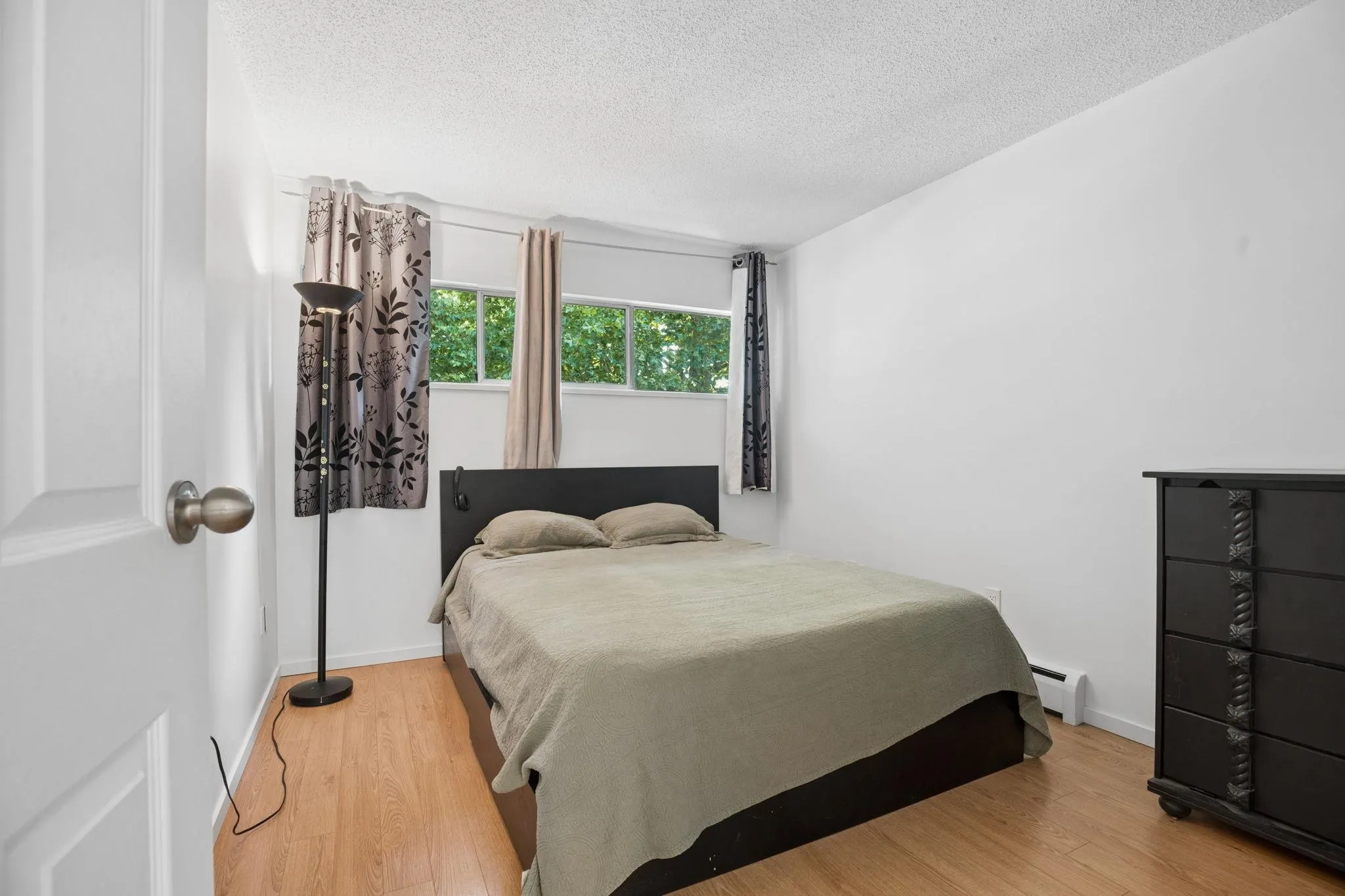 230 Mowat Street #303
