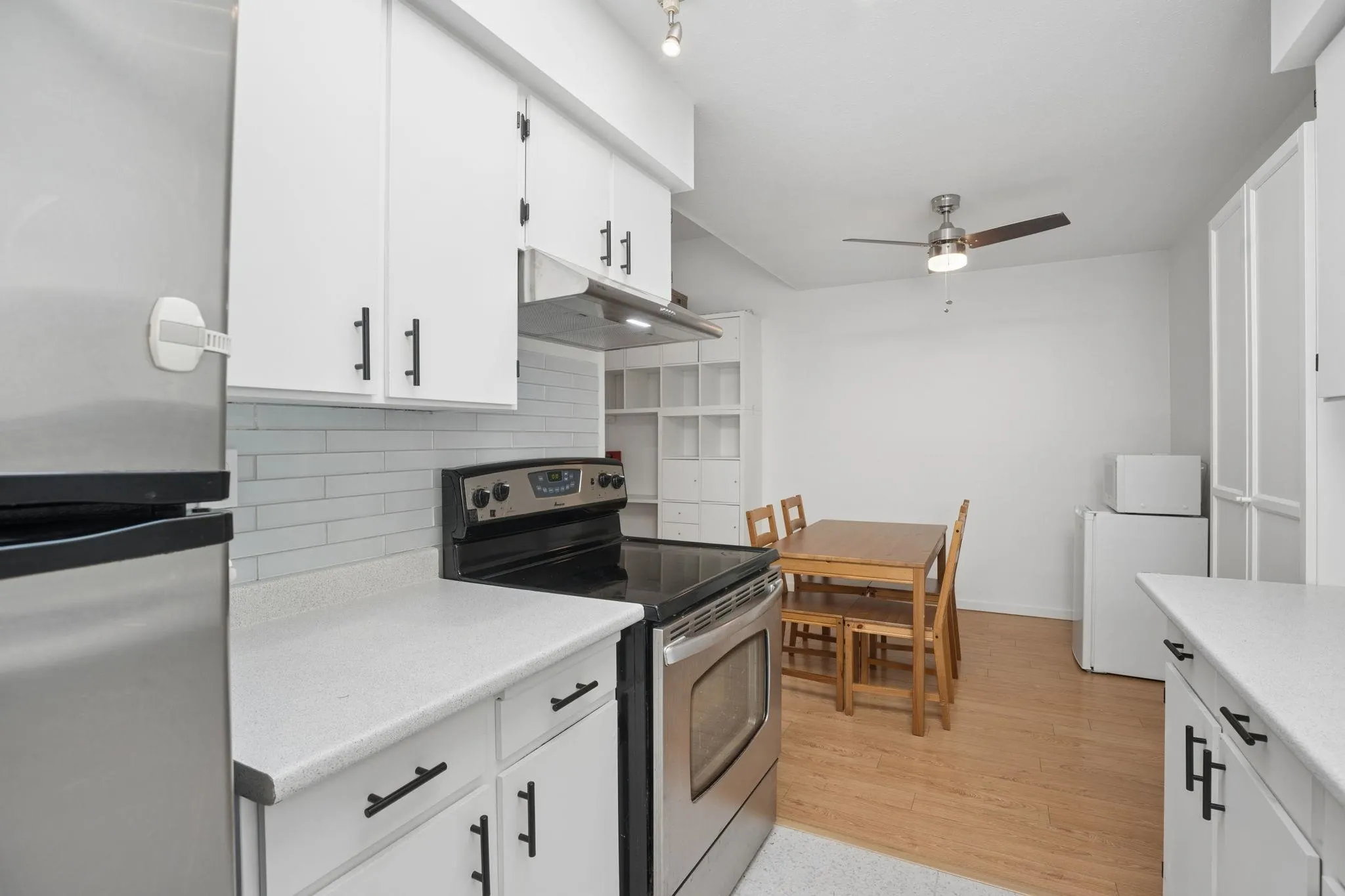 230 Mowat Street #303