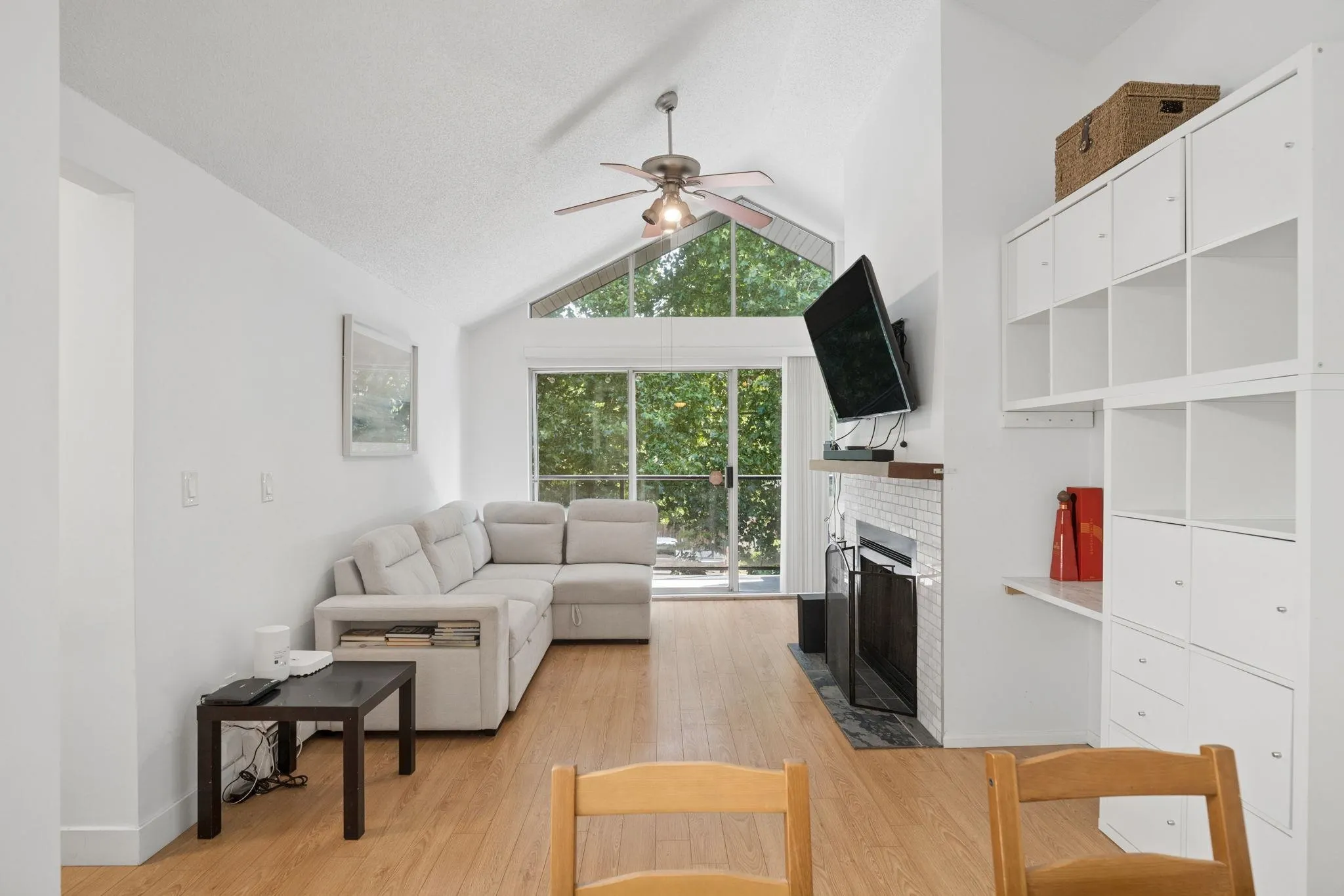 230 Mowat Street #303
