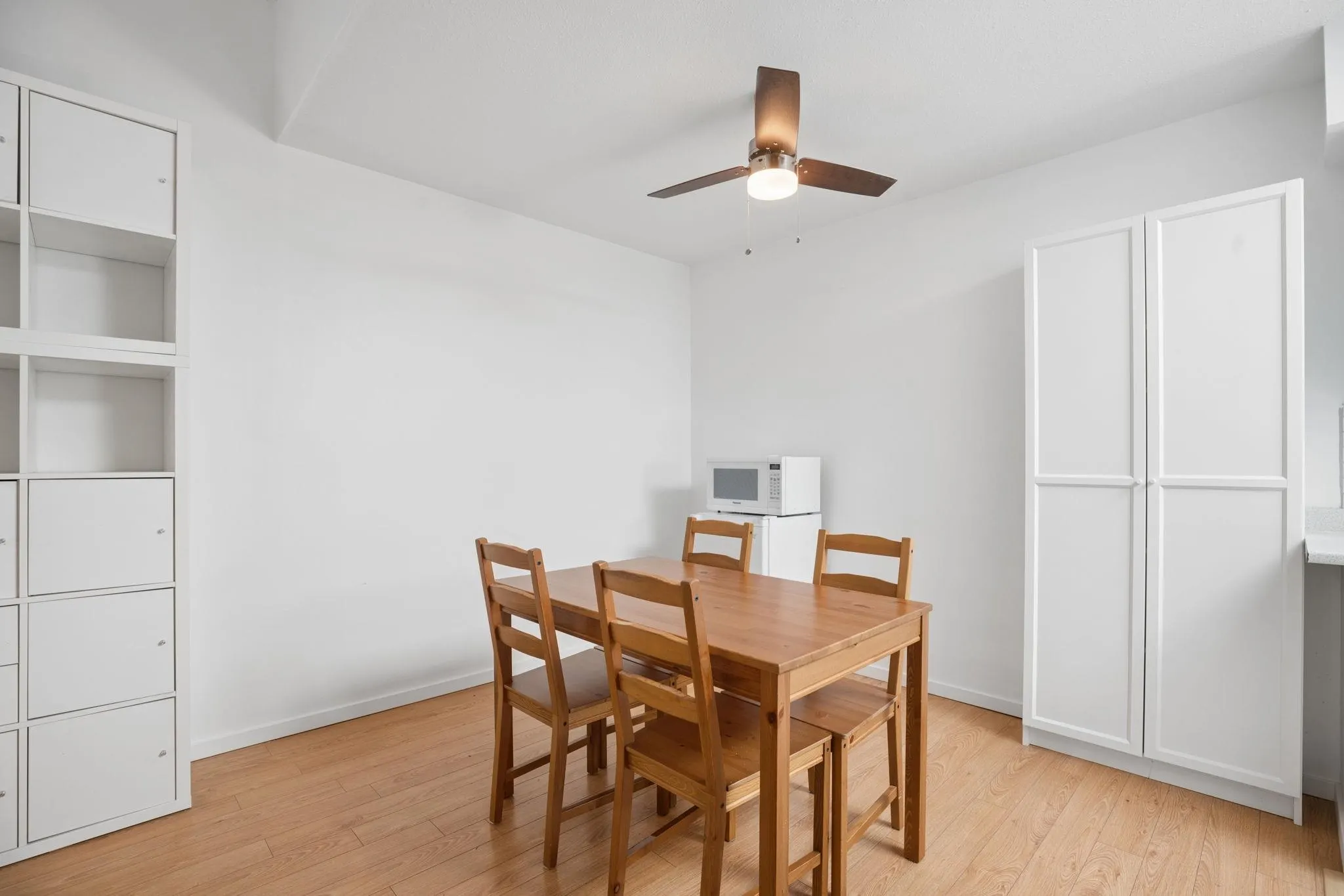 230 Mowat Street #303