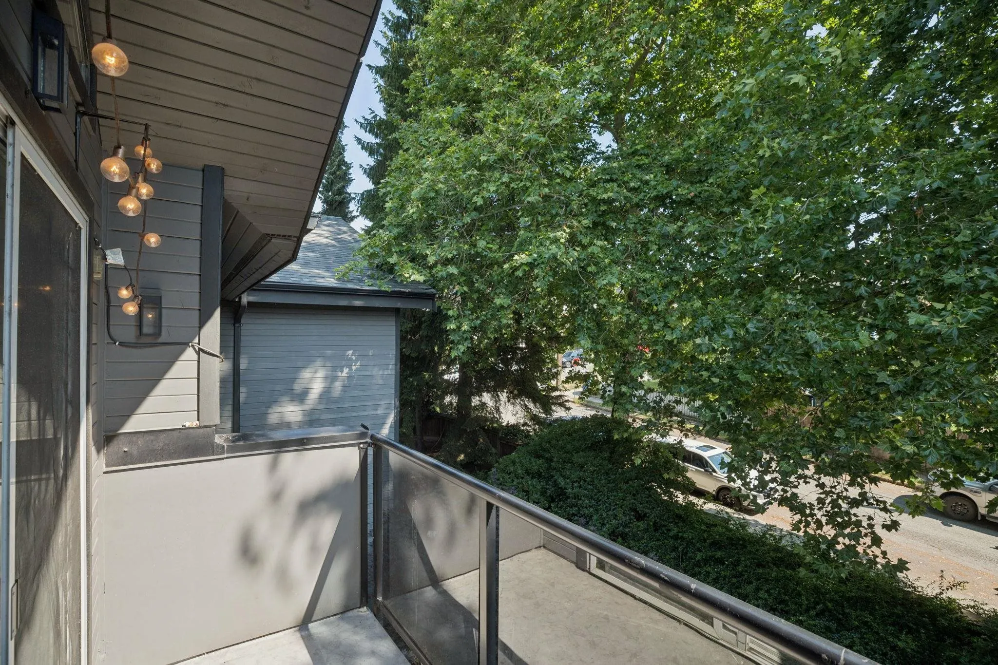 230 Mowat Street #303