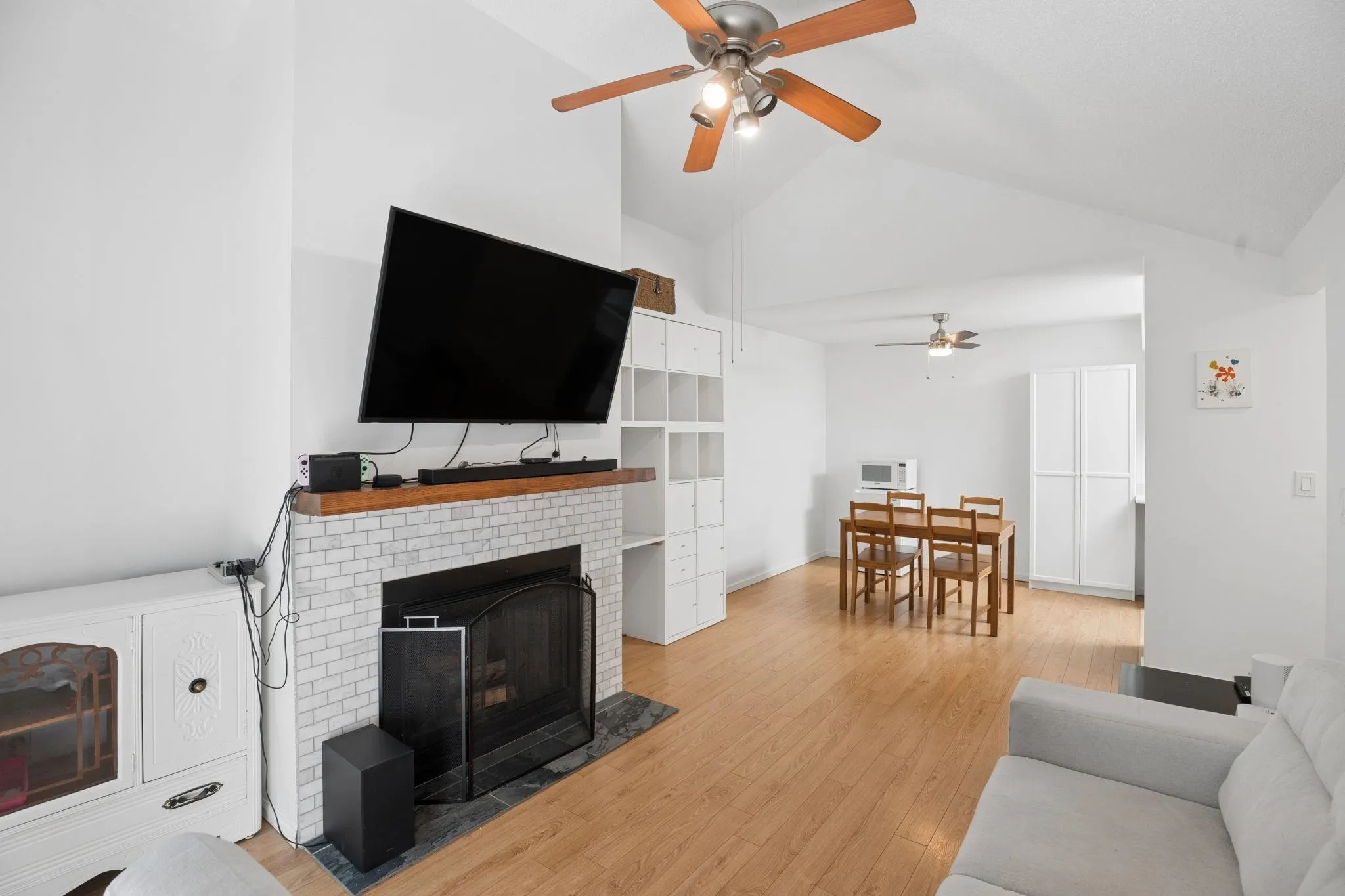 230 Mowat Street #303