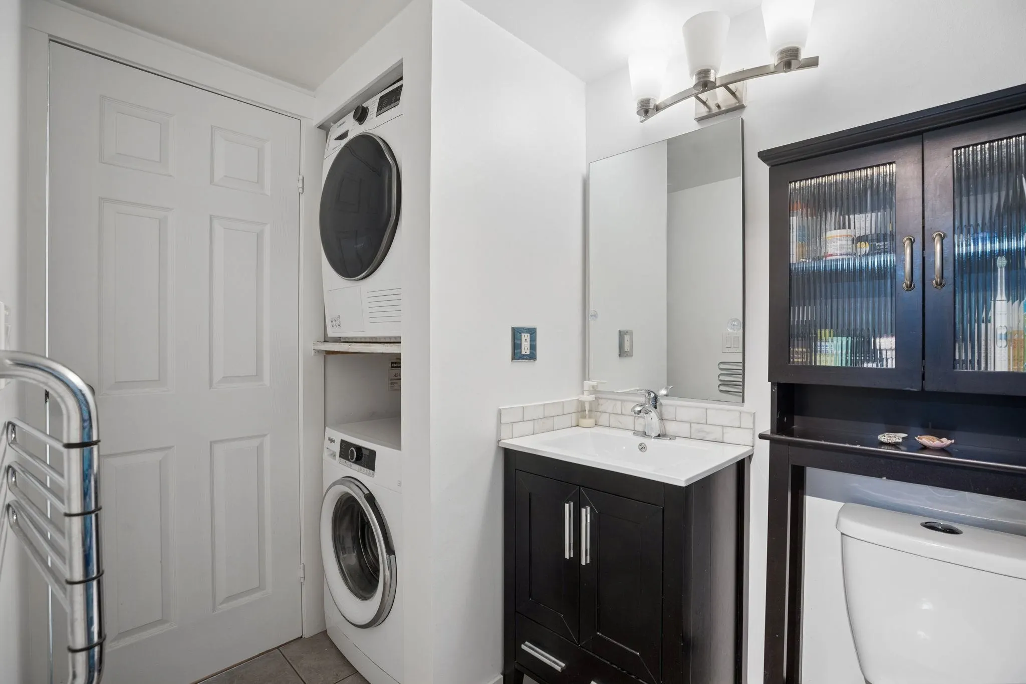 230 Mowat Street #303