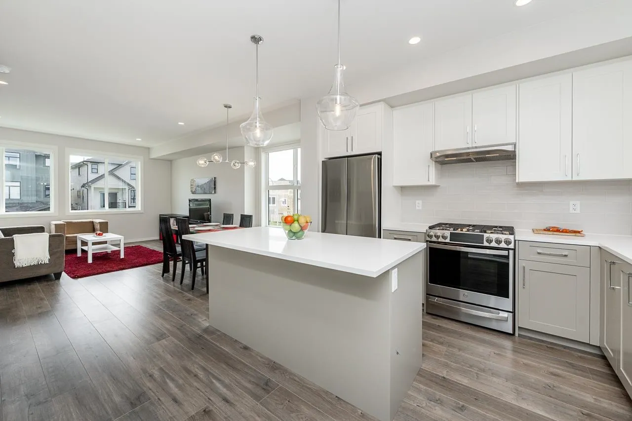 1833 165a Avenue #101