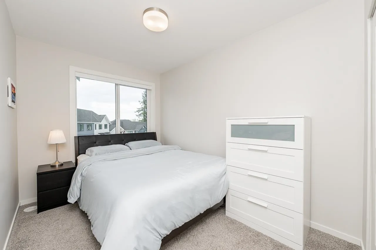 1833 165a Avenue #101