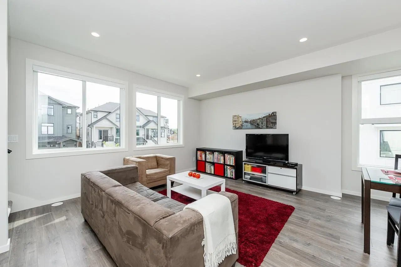 1833 165a Avenue #101