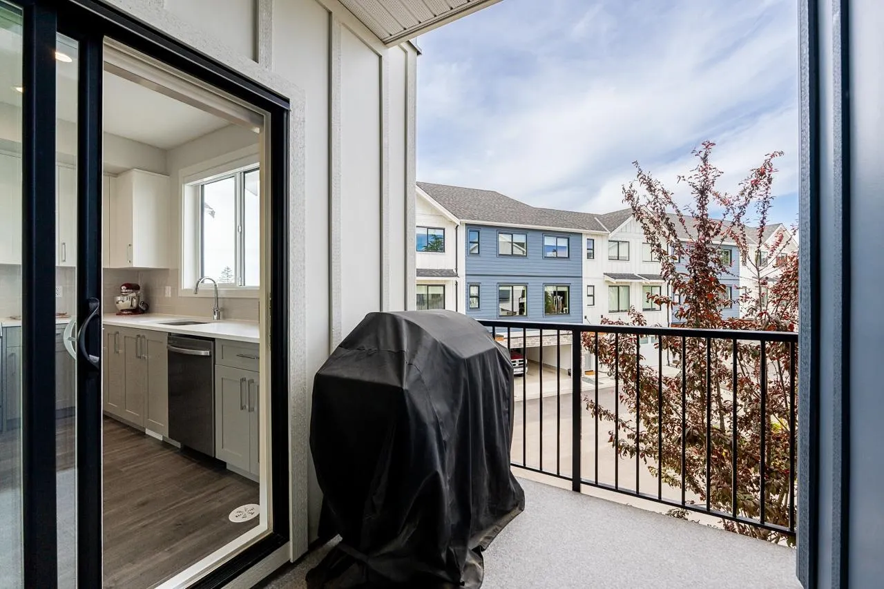 1833 165a Avenue #101