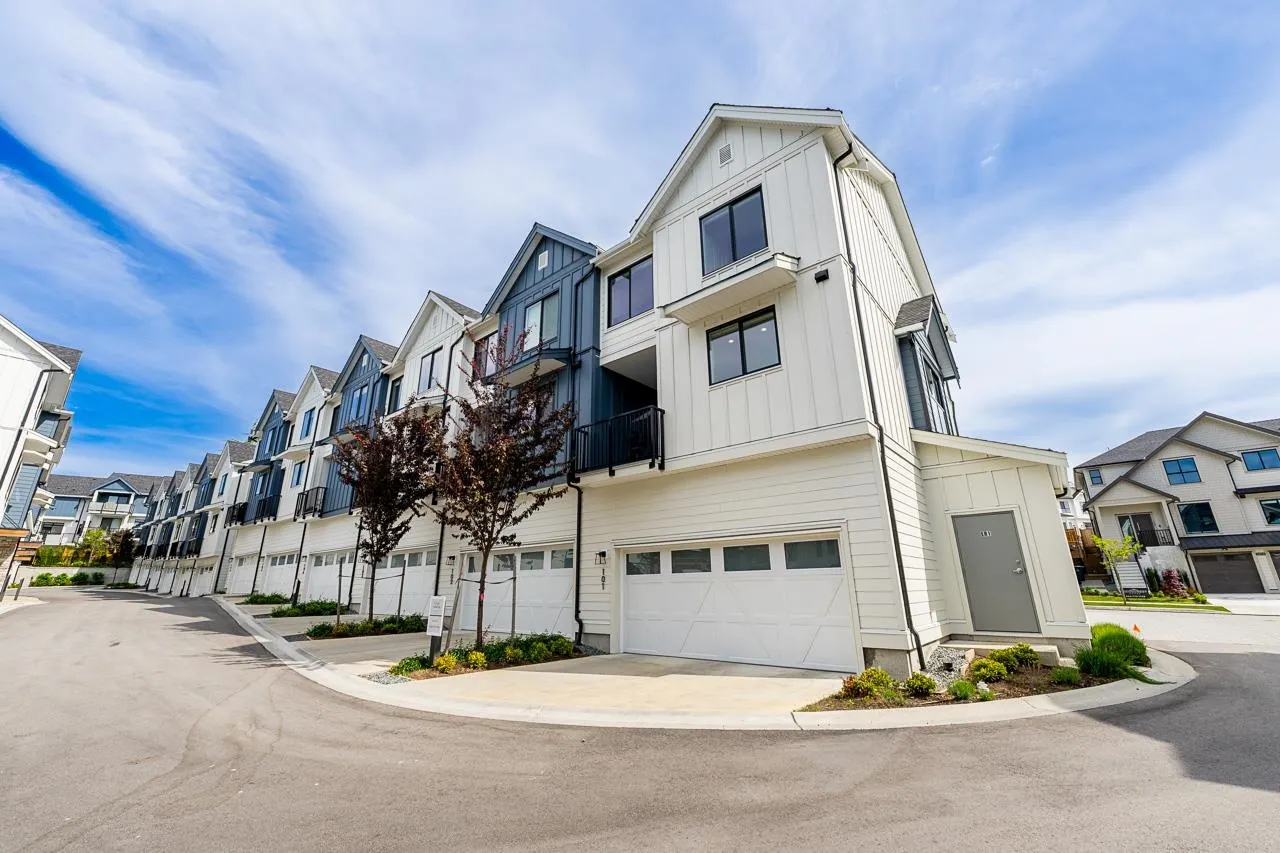 1833 165a Avenue #101