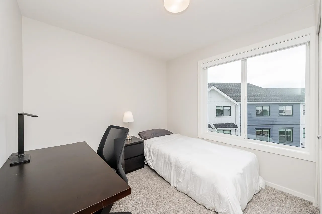 1833 165a Avenue #101