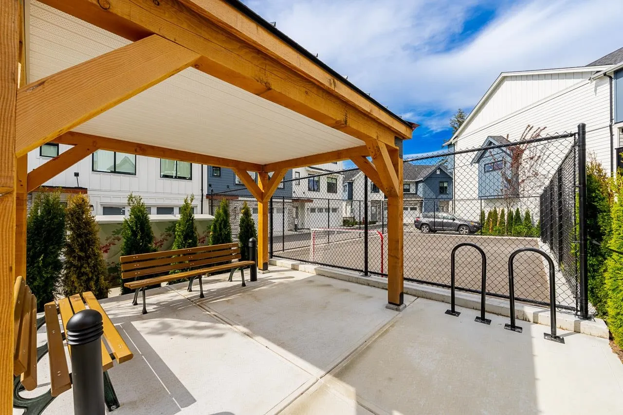 1833 165a Avenue #101