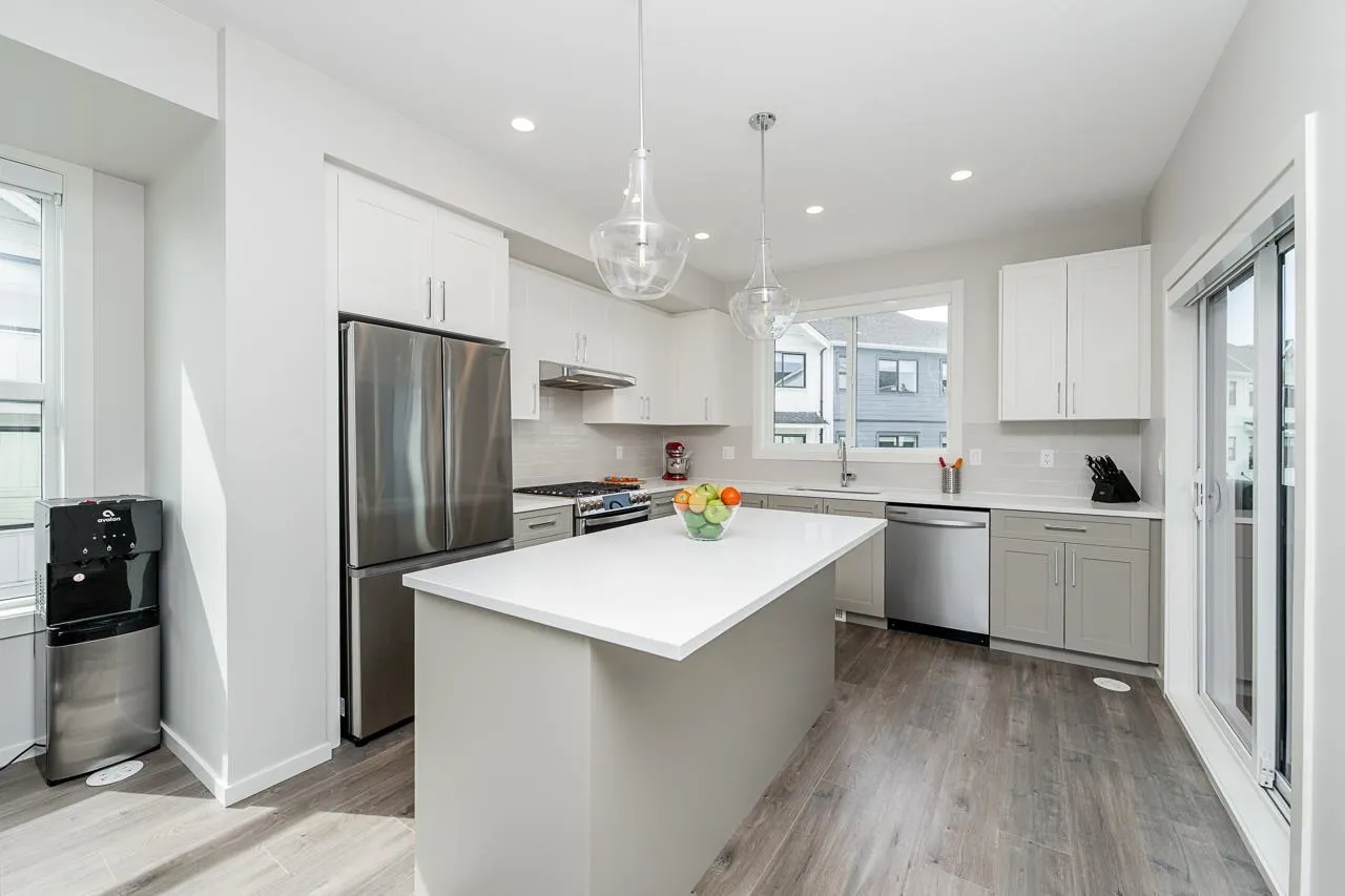 1833 165a Avenue #101