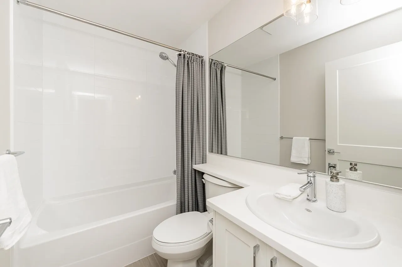 1833 165a Avenue #101