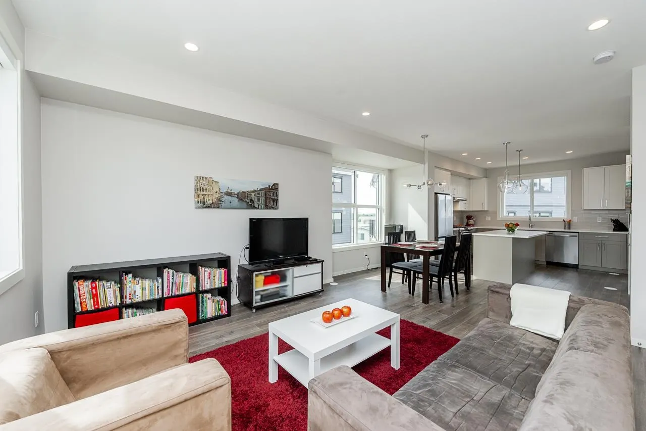 1833 165a Avenue #101