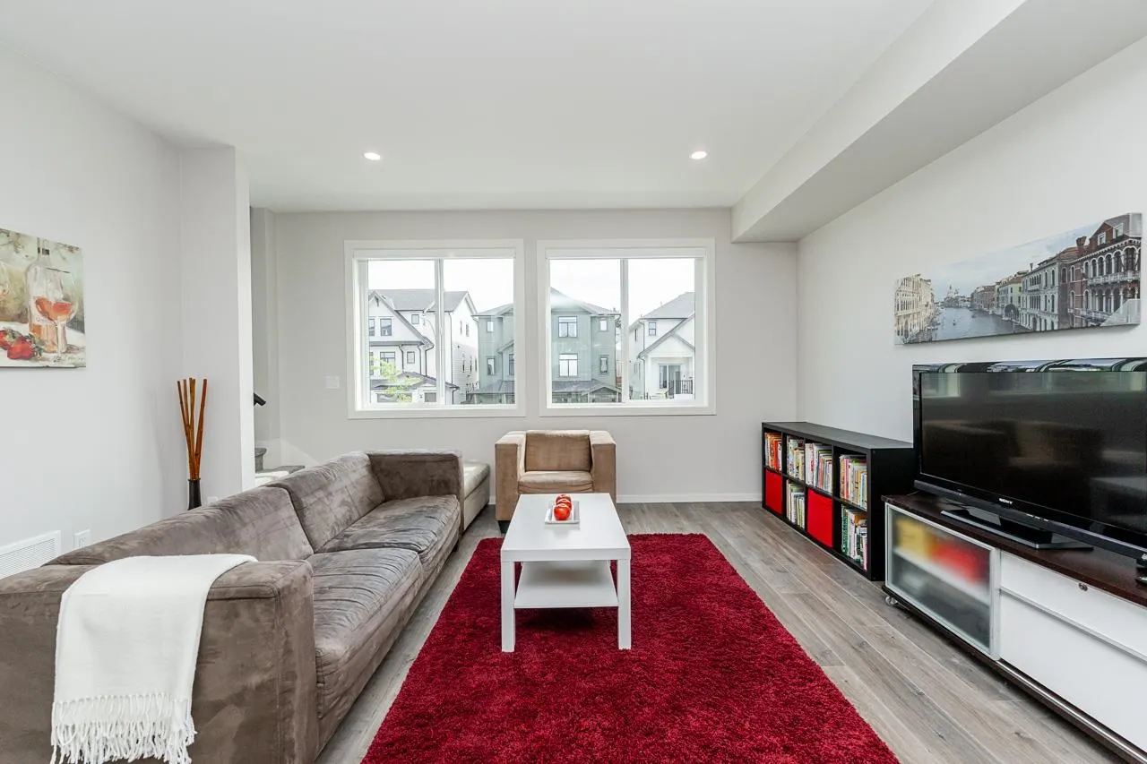 1833 165a Avenue #101