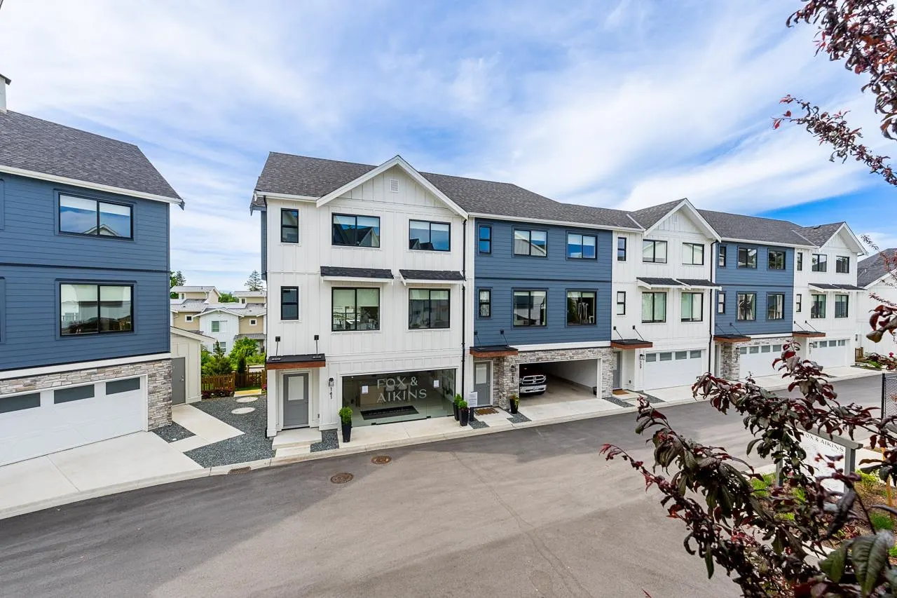 1833 165a Avenue #101
