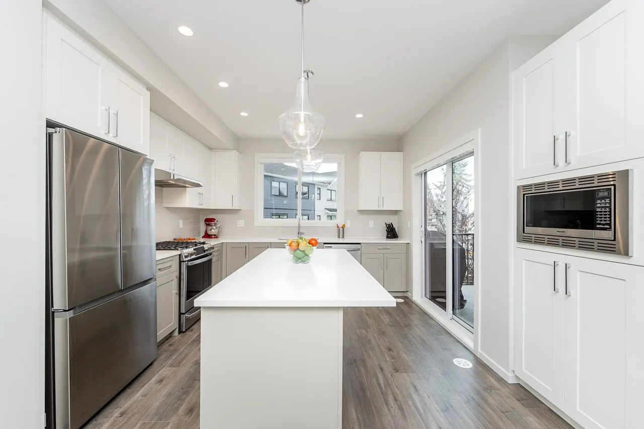 1833 165a Avenue #101
