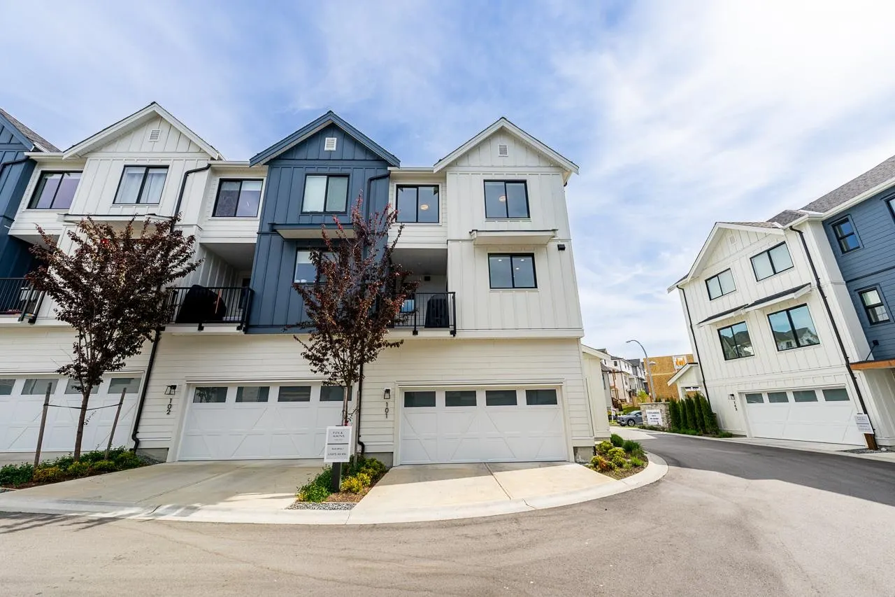 1833 165a Avenue #101