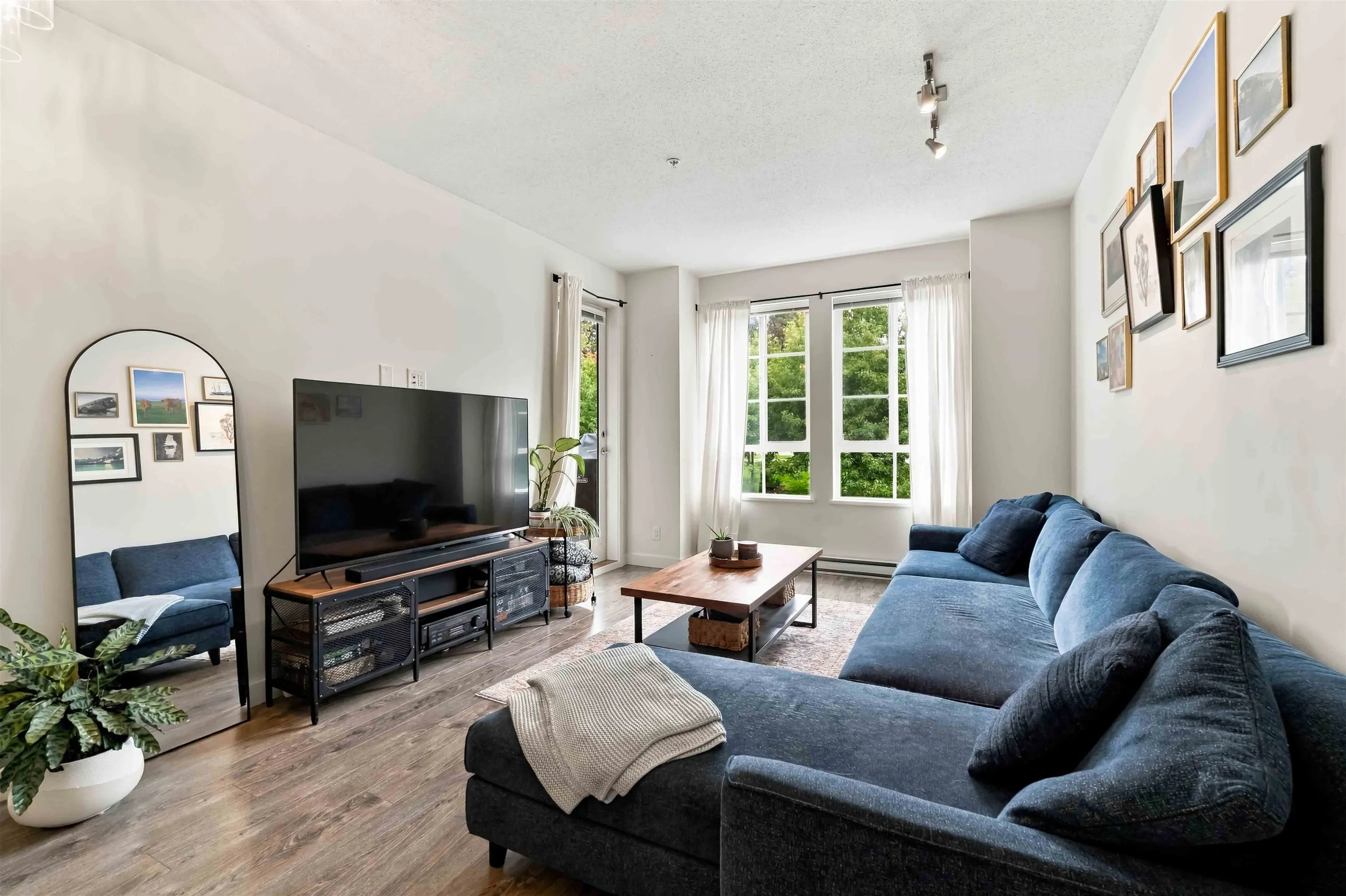 555 Foster Avenue #212