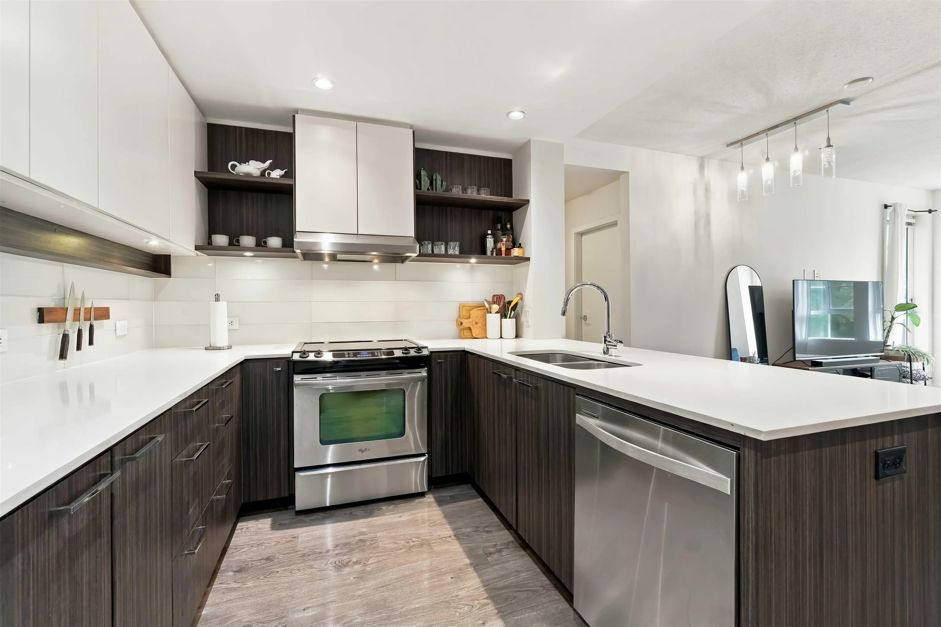 555 Foster Avenue #212