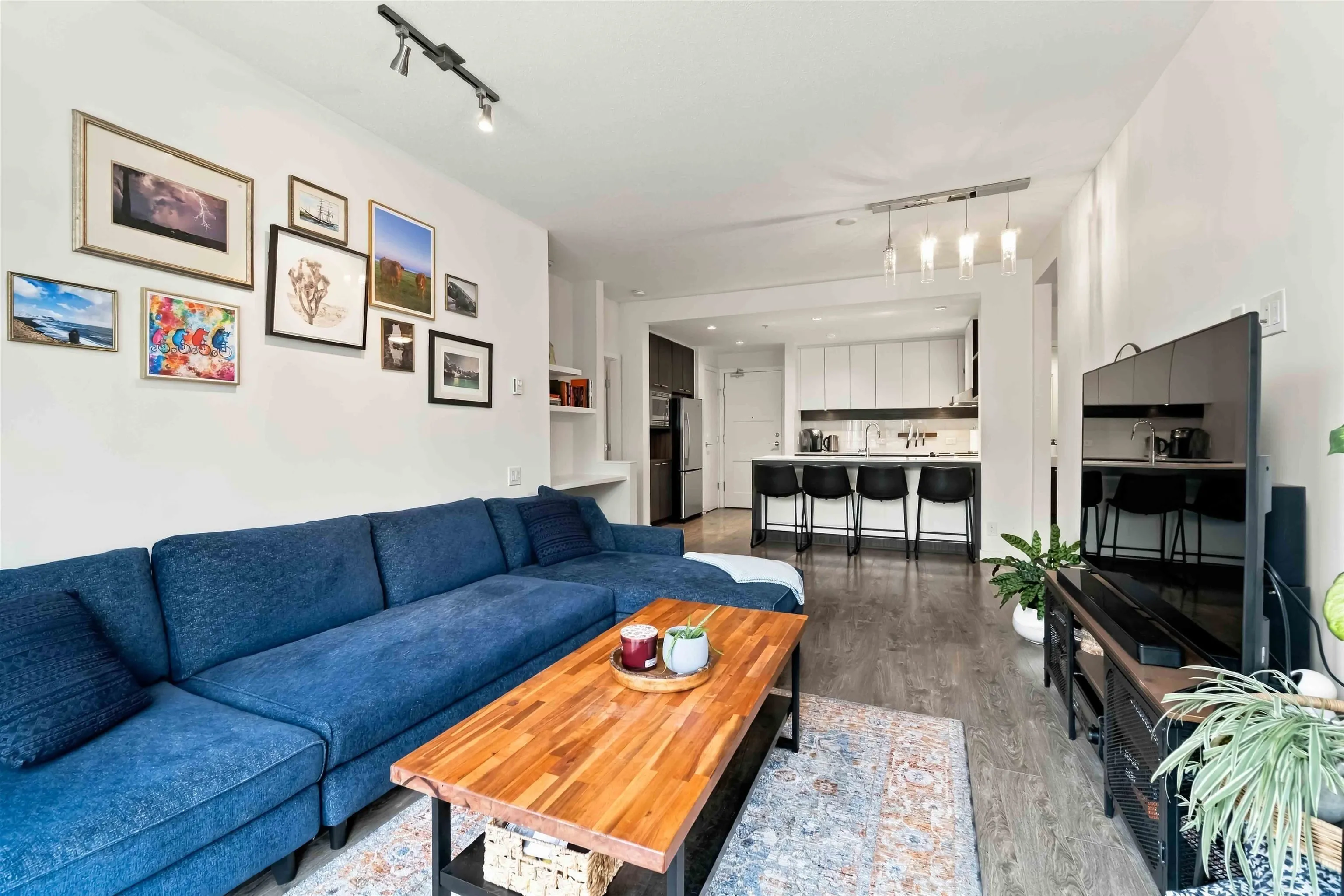555 Foster Avenue #212