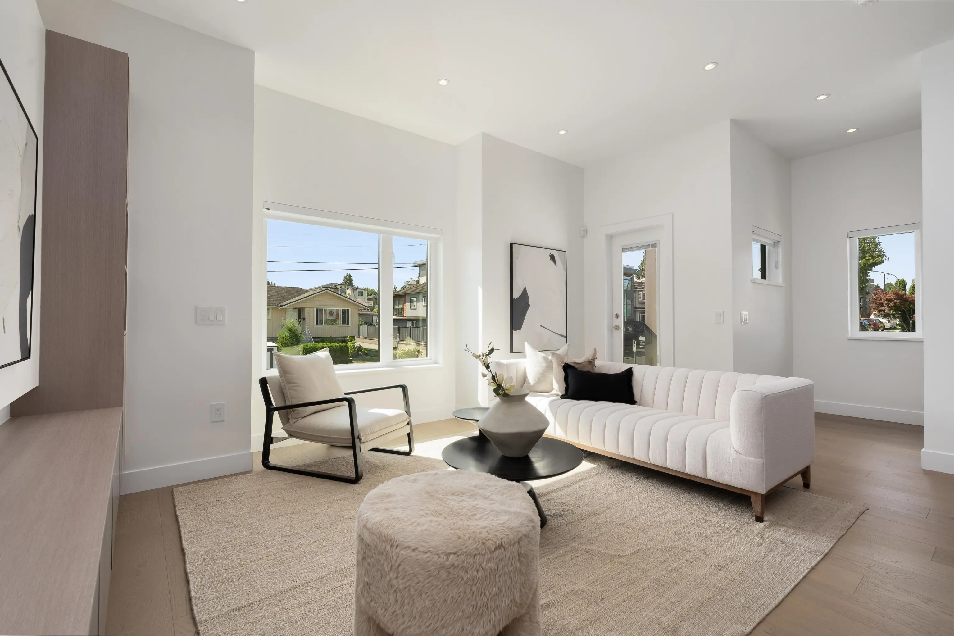 8483 16 Avenue #1