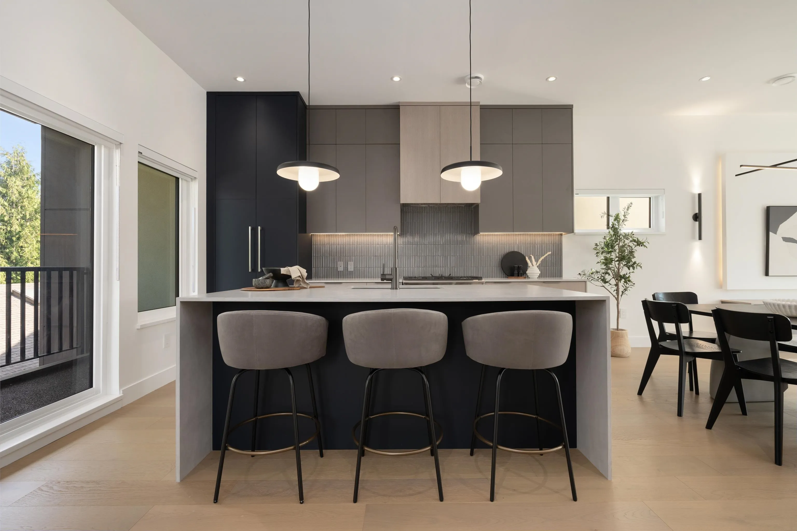 8483 16 Avenue #1