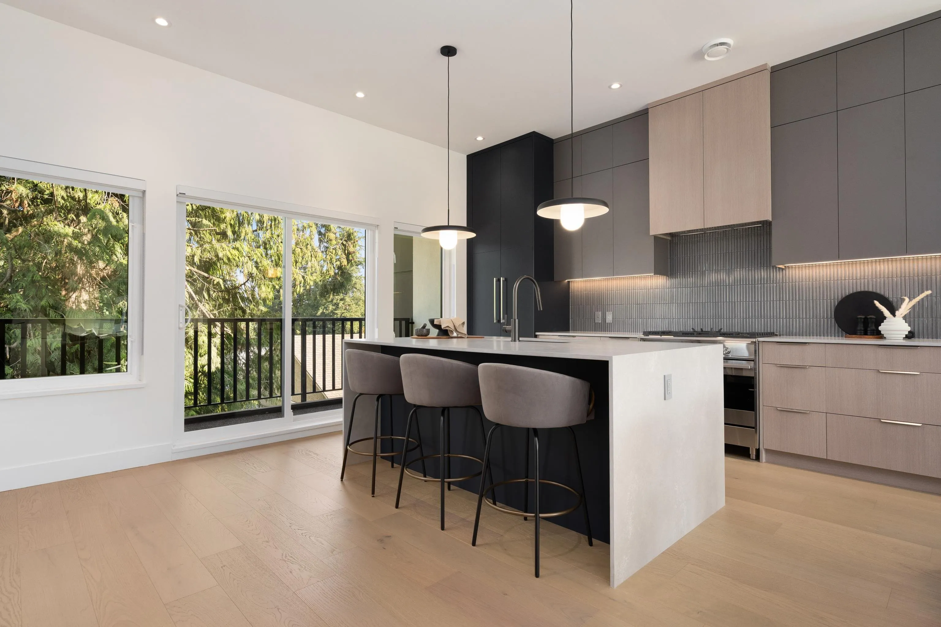 8483 16 Avenue #1