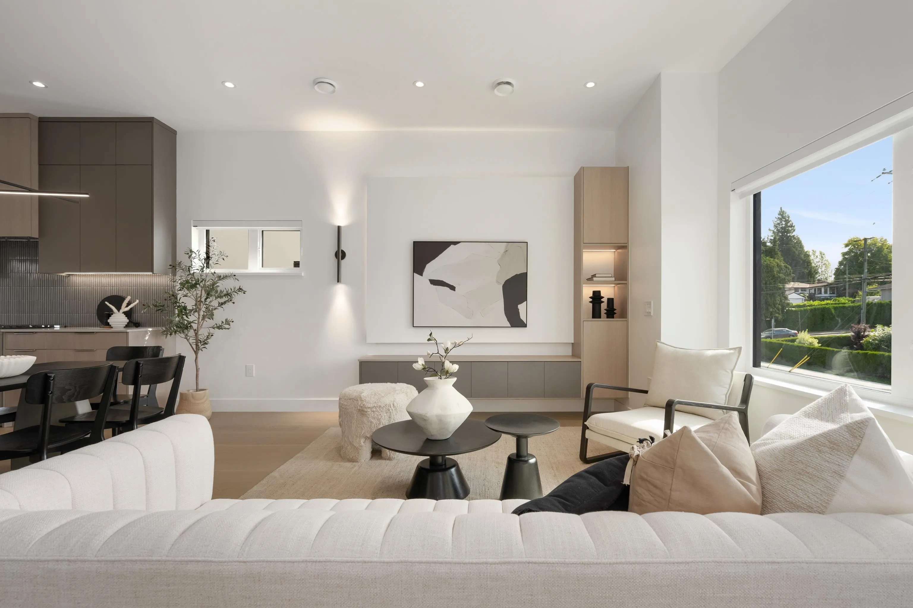8483 16 Avenue #1